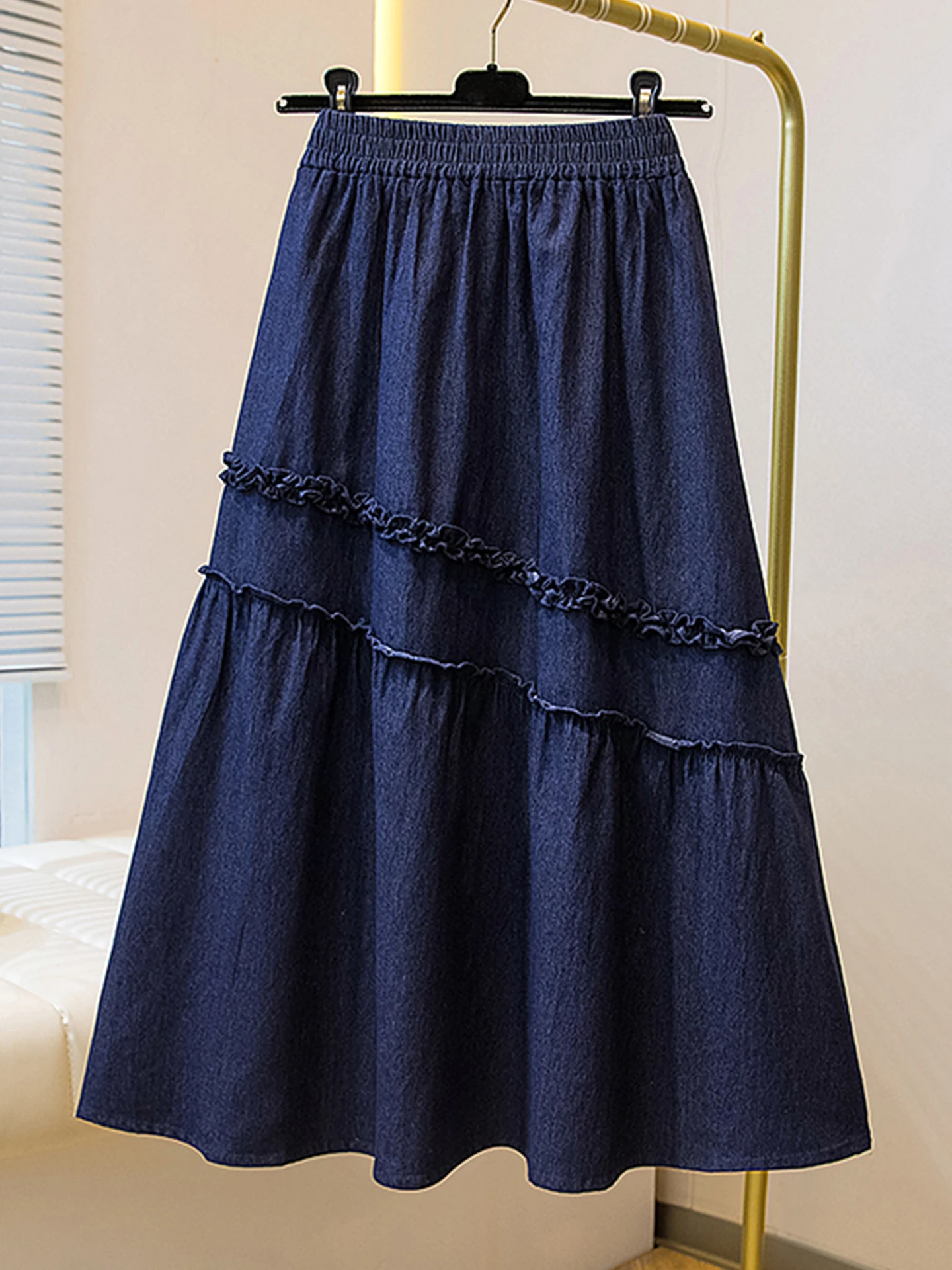 Новая женская джинсовая юбка А-силуэта больших размеров на весну, повседневная, универсальная, стройнящая, со средней и эластичной талией
Новая женская джинсовая юбка А-силуэта больших размеров на весну, повседневная, универсальная, стройнящая, со средней и эластичной талией