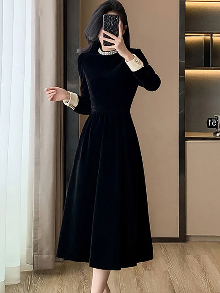 Autumn Winter Black Velvet Chic Beading Stand Collar Long Dress Women Elegant Luxury Evening Dress 2025 Korean Vintage Vestidos
Autumn Winter Black Velvet Chic Beading Stand Collar Long Dress Women Elegant Luxury Evening Dress 2025 Korean Vintage Vestidos