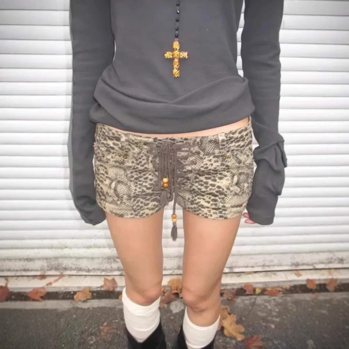 Vintage Leopard Printed Denim Shorts Women Sexy Y2k Low Waist Gyaru Streetwear Summer 2025 New Grunge Female Short Jeans
Vintage Leopard Printed Denim Shorts Women Sexy Y2k Low Waist Gyaru Streetwear Summer 2025 New Grunge Female Short Jeans