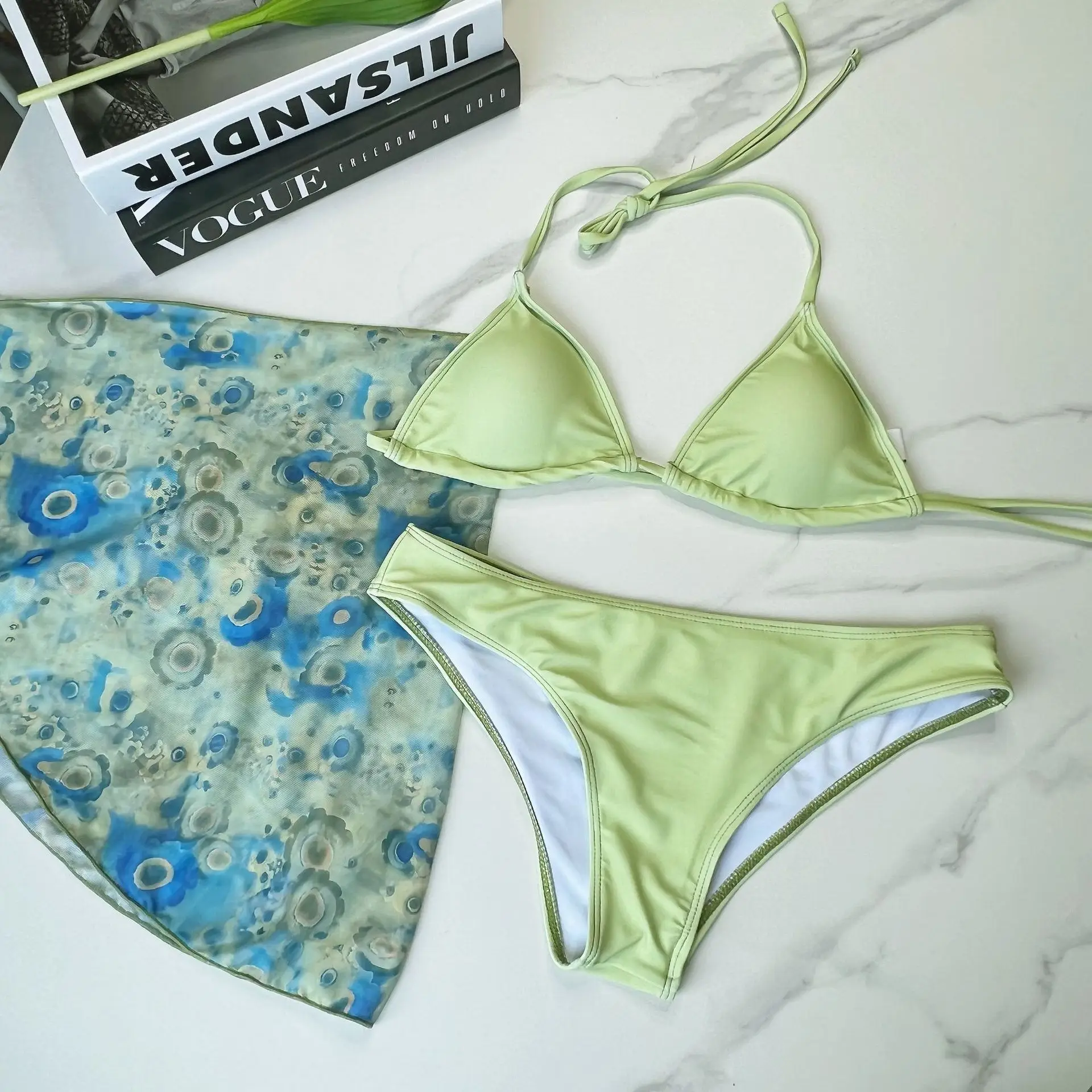 Лидер продаж, новый женский сексуальный бикини из трех частей Pure Desire, пляжный купальник
Лидер продаж, новый женский сексуальный бикини из трех частей Pure Desire, пляжный купальник