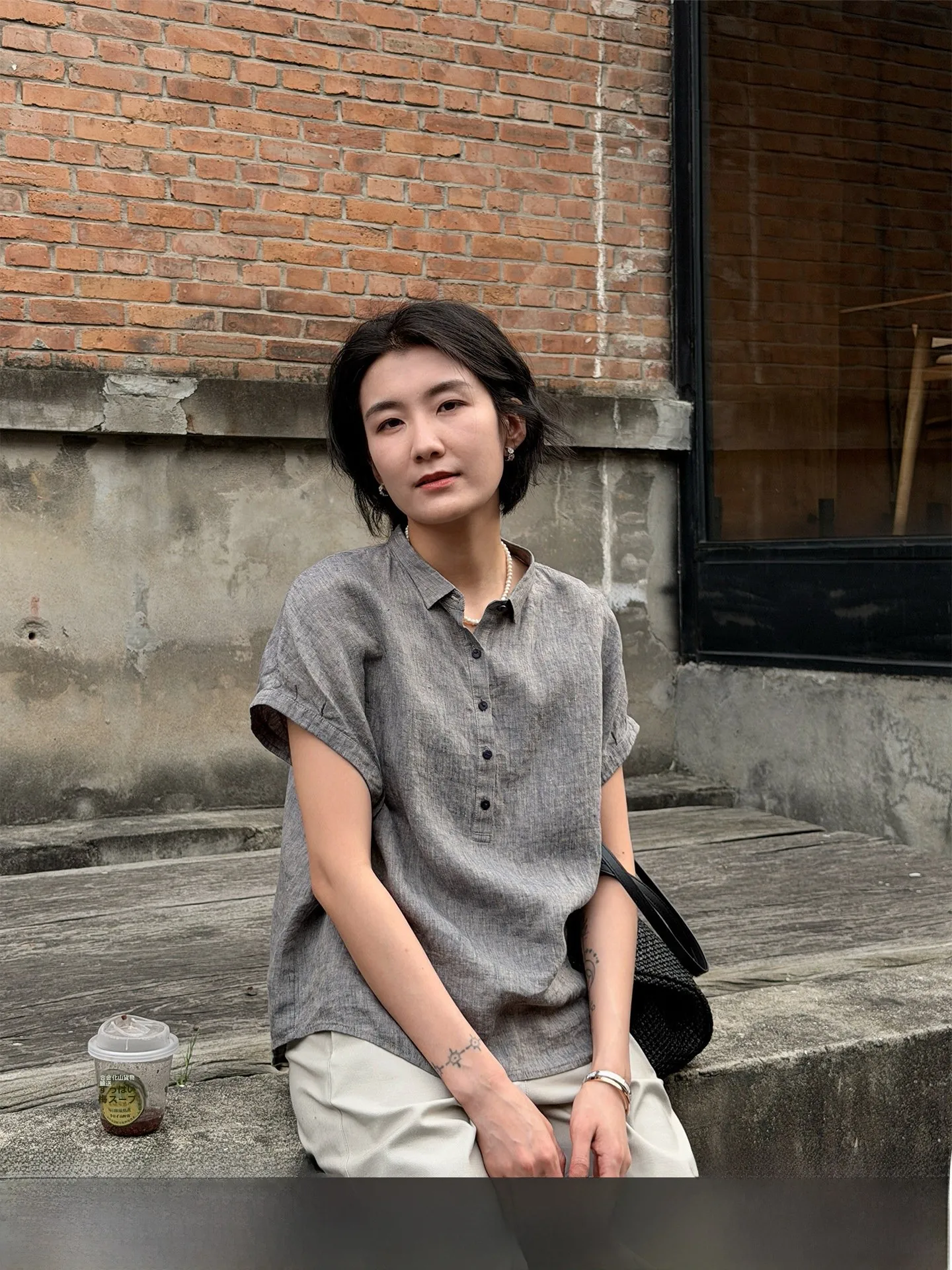 Langqing Tong Linen Short Sleeve Shirt Women's Summer New Loose Thin Flip Collar Top Breathable Comfortable Casual Business
Langqing Tong Linen Short Sleeve Shirt Women's Summer New Loose Thin Flip Collar Top Breathable Comfortable Casual Business