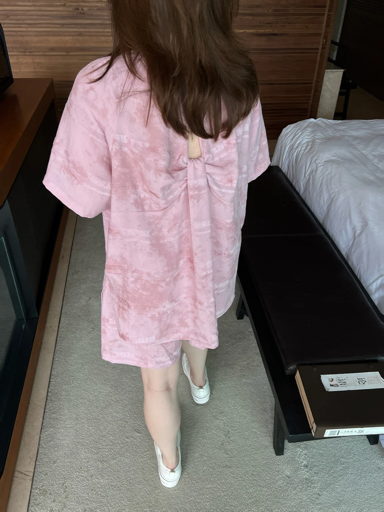 High-End plus Size Women's Cotton Blend Pink Dyed Shirt Cover up Top by Jio Jio Summer Season Regular Thickness Body Type
High-End plus Size Women's Cotton Blend Pink Dyed Shirt Cover up Top by Jio Jio Summer Season Regular Thickness Body Type