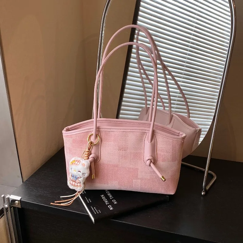 New Women's Shoulder Bag Fashion High Quality Women's Crossbody Bag Solid Color Versatile Large Capacity Women's Shopping Bag
New Women's Shoulder Bag Fashion High Quality Women's Crossbody Bag Solid Color Versatile Large Capacity Women's Shopping Bag
