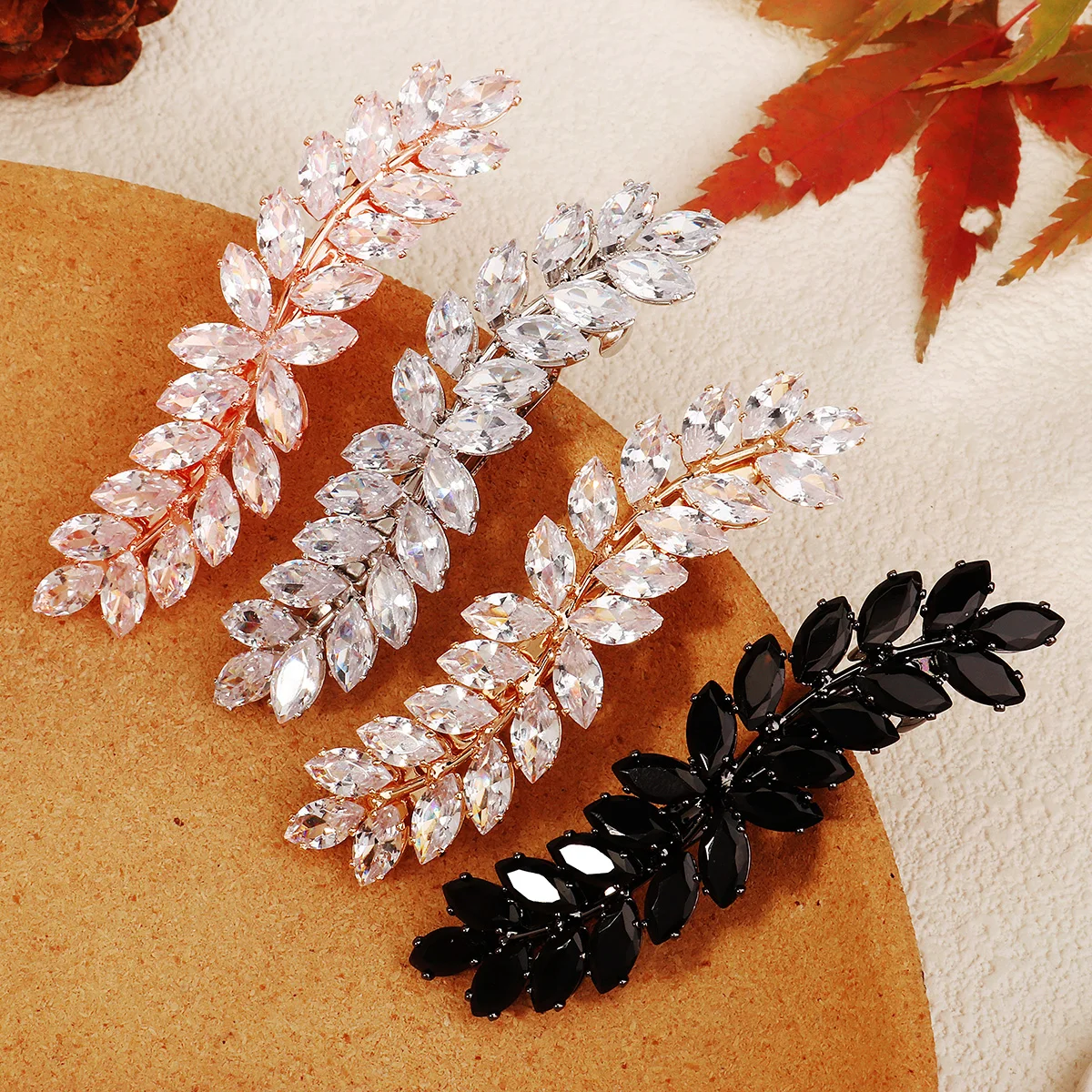 Exquisite Cubic Zirconia Hair Clip for Girls Elegant Blade Side Clip Spring clip Party Banquet Headpieces Hairpins As Gifts
Exquisite Cubic Zirconia Hair Clip for Girls Elegant Blade Side Clip Spring clip Party Banquet Headpieces Hairpins As Gifts