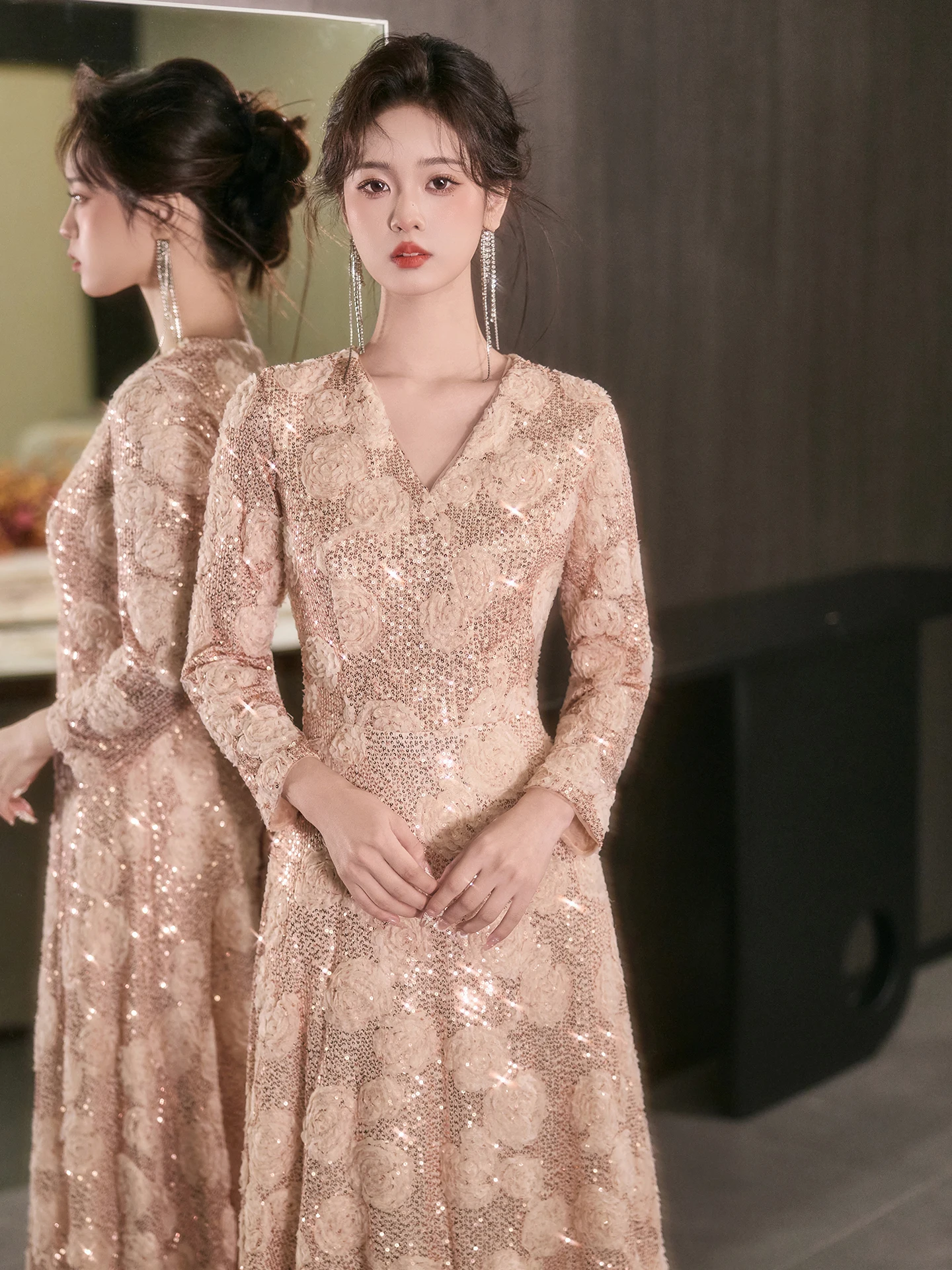 Champagne Colored Wedding Dr Long Sve High-End Young Mom Evening Gown Cusizable Formal Wear for Wedding Banquets
Champagne Colored Wedding Dr Long Sve High-End Young Mom Evening Gown Cusizable Formal Wear for Wedding Banquets
