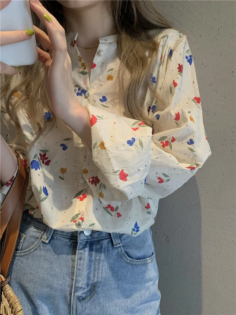 Early Spring Chic Floral Print Loose Women's irt Vintage Hong Kong Sle V-Ne Long Sve Faionable Top Trendy Blouse
Early Spring Chic Floral Print Loose Women's irt Vintage Hong Kong Sle V-Ne Long Sve Faionable Top Trendy Blouse