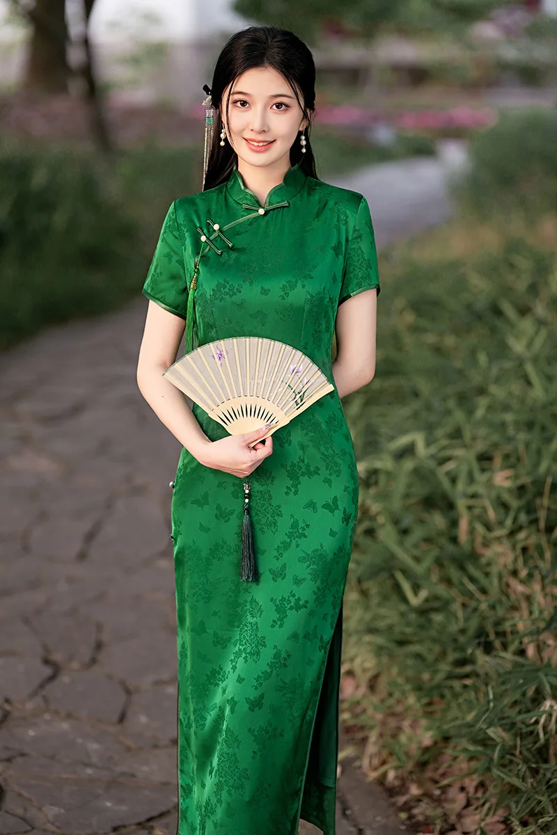 2024 Summer New Chinese Style Improved Green Slim Big Size Cheongsam Women High-grade Flower Retro Elegant Satin Qipao Dress Son
2024 Summer New Chinese Style Improved Green Slim Big Size Cheongsam Women High-grade Flower Retro Elegant Satin Qipao Dress Son