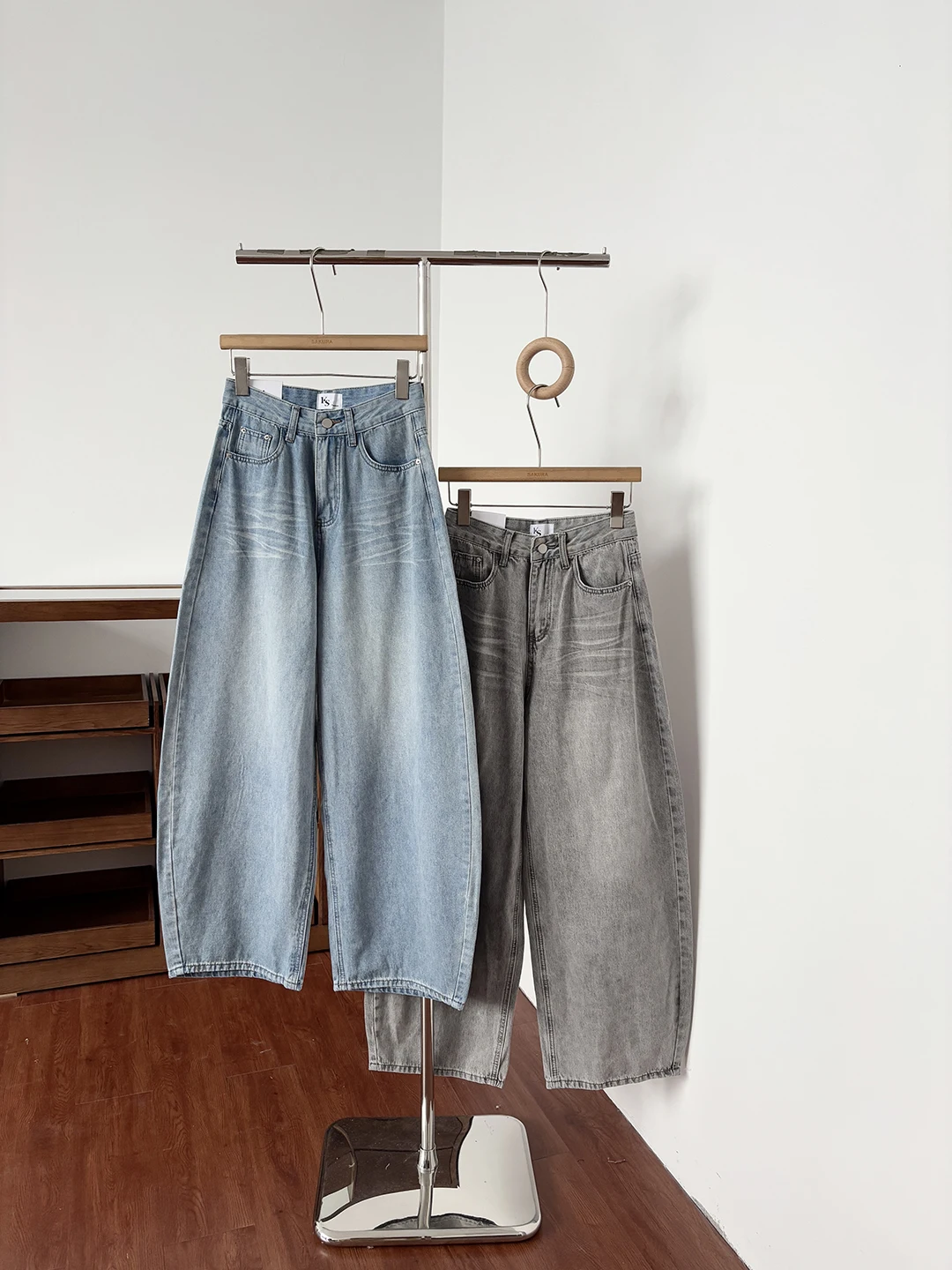 High Waist Wide Leg Denim Jeans Women's Simple Fashion Retro Washed Color Slim Fit American Style Summer New Arrival
High Waist Wide Leg Denim Jeans Women's Simple Fashion Retro Washed Color Slim Fit American Style Summer New Arrival