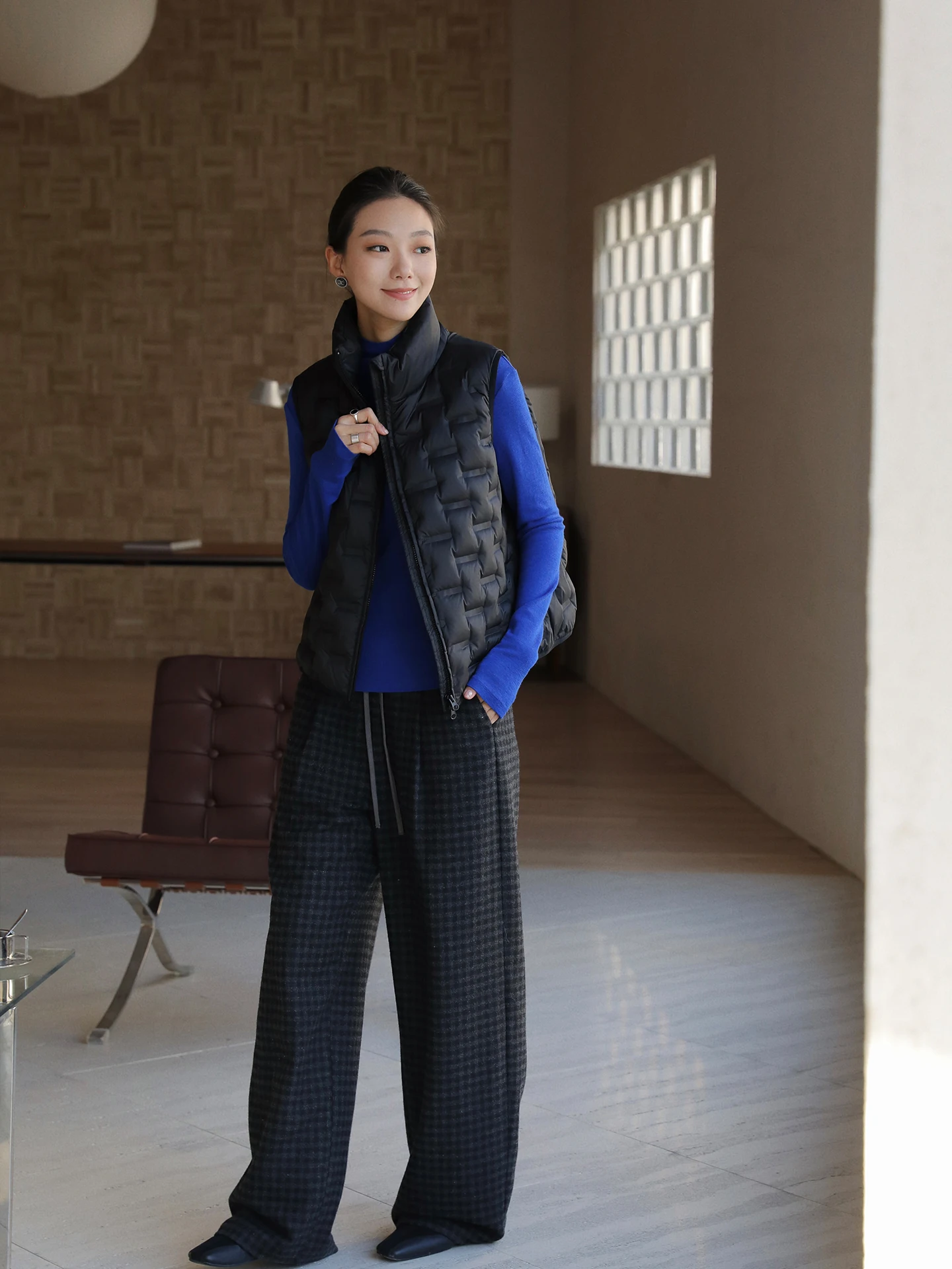Faionable Gem Blue Woolen Knitted Sweater High Collar Slim Fit Base Layer Top for Women Casual Sle Winter New Arrival
Faionable Gem Blue Woolen Knitted Sweater High Collar Slim Fit Base Layer Top for Women Casual Sle Winter New Arrival