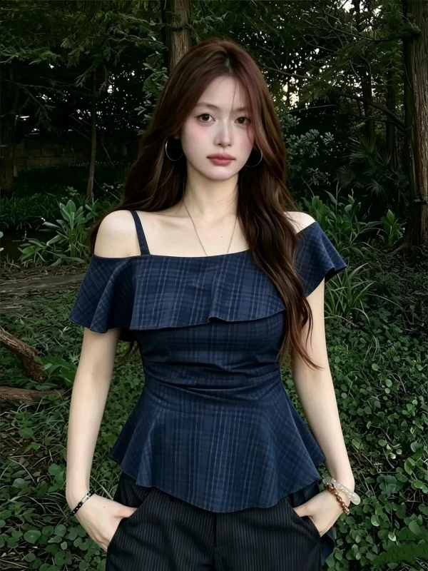 plus Size Dark Blue Polka Dot Shoulder Bared Fashion Summer Side Waist Inward Meat Concealing Commute Personality Small Shirt...
plus Size Dark Blue Polka Dot Shoulder Bared Fashion Summer Side Waist Inward Meat Concealing Commute Personality Small Shirt...
