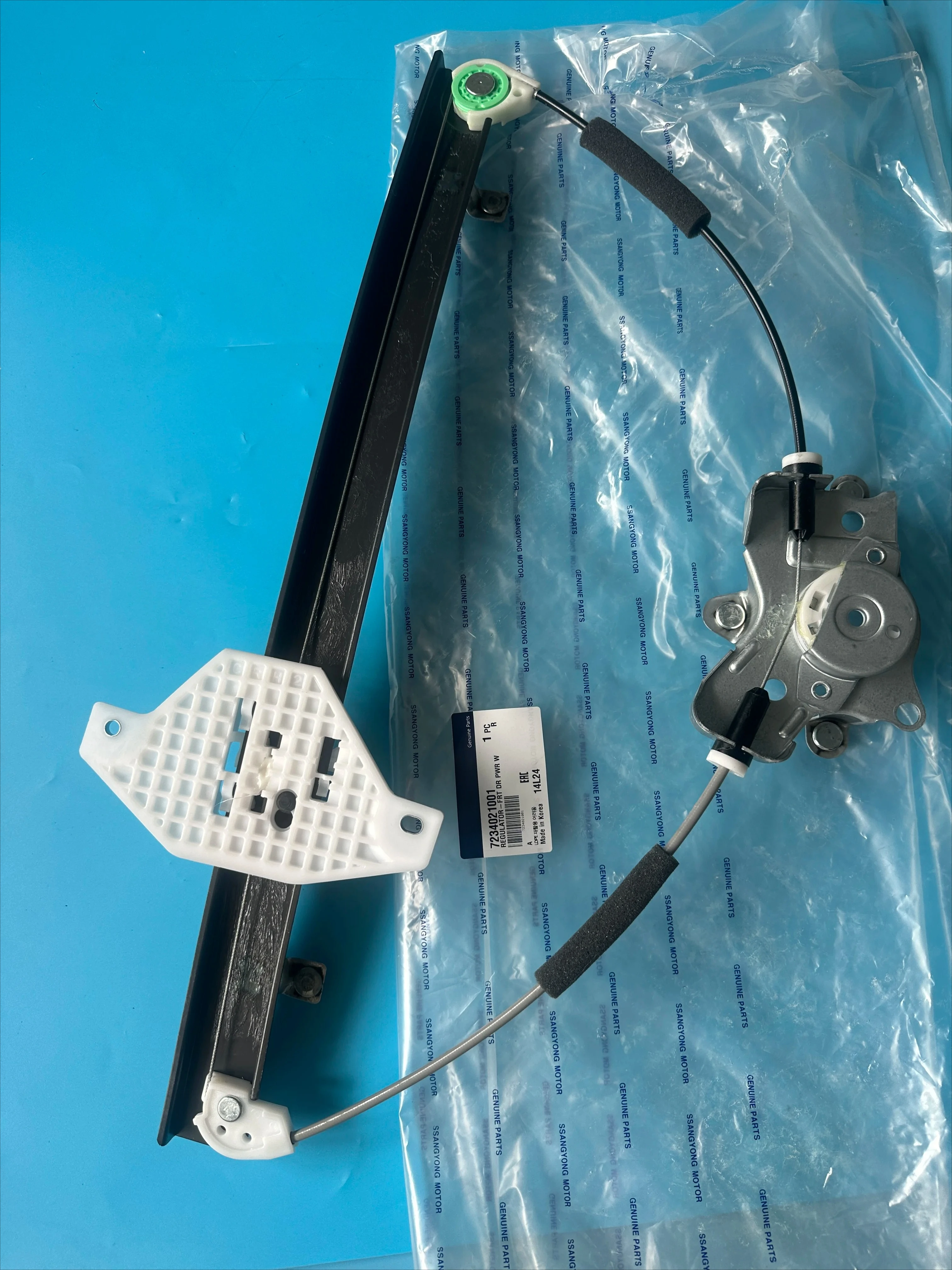 Оригинальный стеклоподъемник передней двери, правый, правый, 7234021001 для Ssangyong Rodius/Stavic
Оригинальный стеклоподъемник передней двери, правый, правый, 7234021001 для Ssangyong Rodius/Stavic