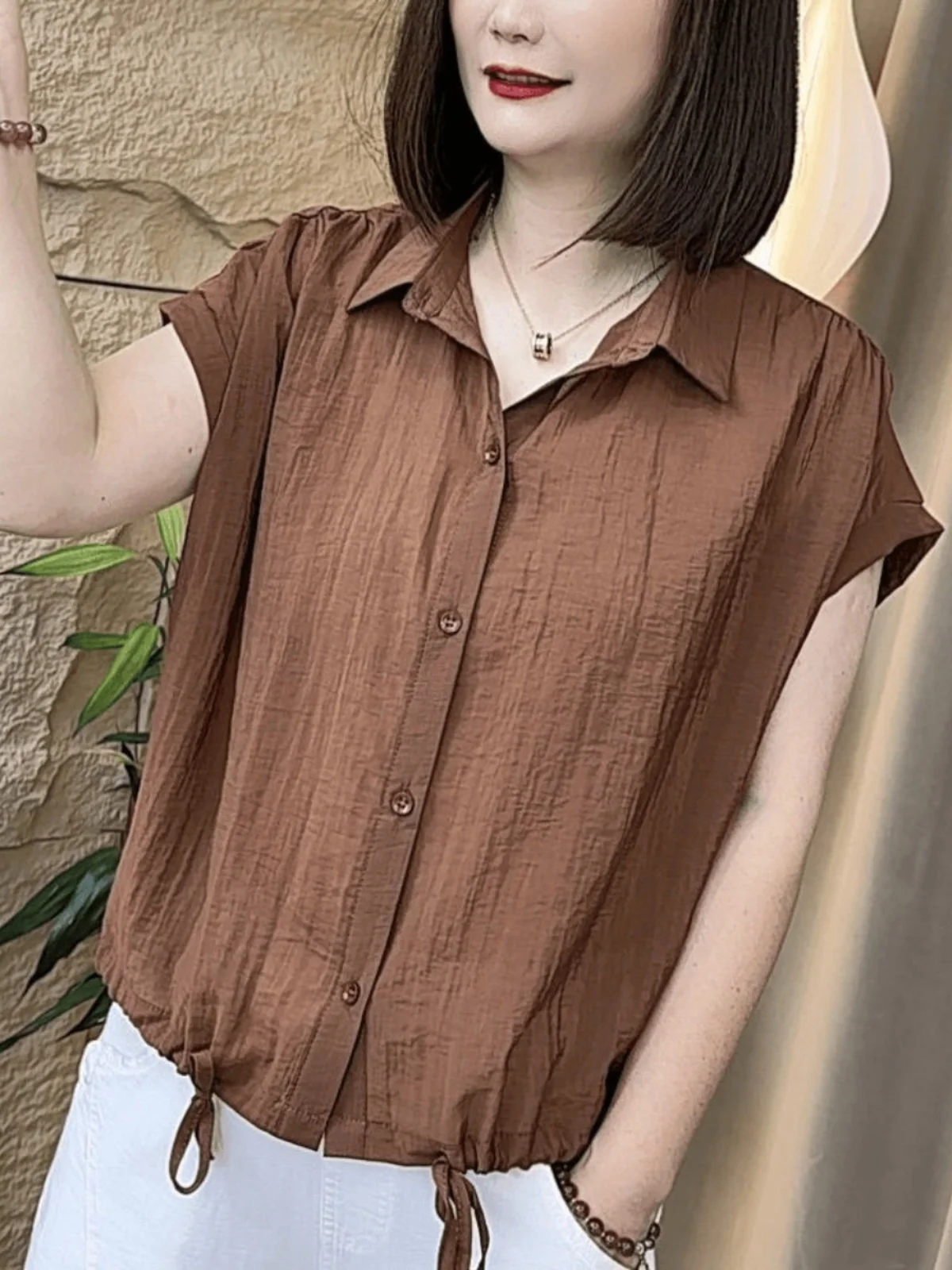 Свободная повседневная ort Sve irt, женская модная однотонная летняя одежда на одной пуговице для мам, открытый кардиган большого размера
Свободная повседневная ort Sve irt, женская модная однотонная летняя одежда на одной пуговице для мам, открытый кардиган большого размера