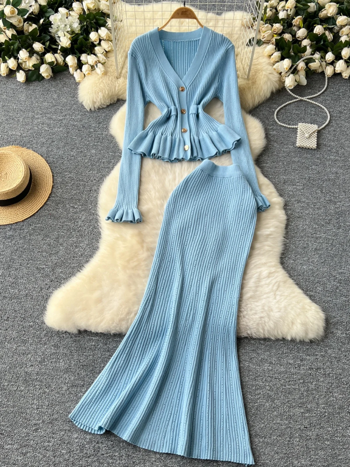 Women Autumn Winter Slim Suit Korean V-Neck Long Sleeve Knitted Cardigan+High Waist Mermaid Skirt 2 Pieces Set
Women Autumn Winter Slim Suit Korean V-Neck Long Sleeve Knitted Cardigan+High Waist Mermaid Skirt 2 Pieces Set