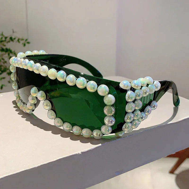 KAMMPT Oversized Monoblock Goggle with Pearls Women Fashion Candy Color Sun Glasses Trendy Original Design Beach Vacation Shades
KAMMPT Oversized Monoblock Goggle with Pearls Women Fashion Candy Color Sun Glasses Trendy Original Design Beach Vacation Shades