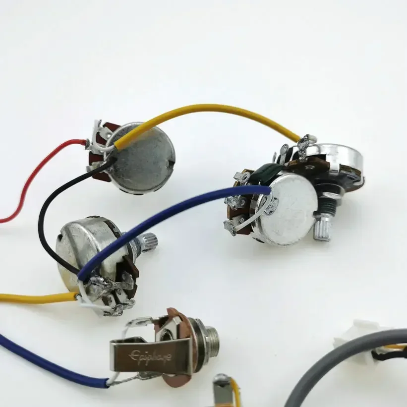 Набор жгутов проводов звукоснимателя для электрогитары в стиле LP — 1 тумблер, 4 кастрюли и разъем, комплект электроники для гитары по индивидуальному заказу
Набор жгутов проводов звукоснимателя для электрогитары в стиле LP — 1 тумблер, 4 кастрюли и разъем, комплект электроники для гитары по индивидуальному заказу