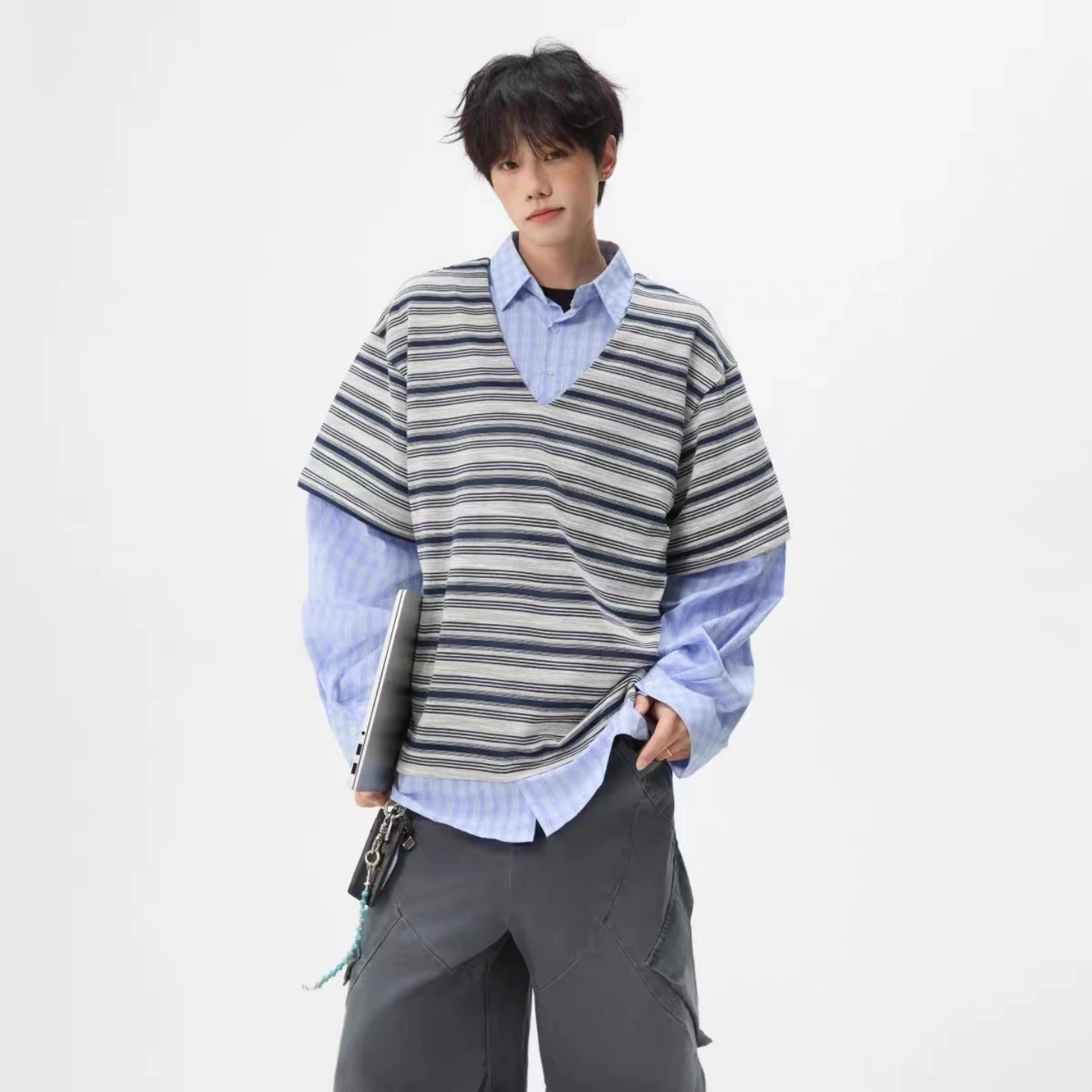 Корейская футболка с длинным рукавом и воротником, молодежная полосатая рубашка для пар, свободный крой, имитация двухслойности, повседневная одежда, осень
Корейская футболка с длинным рукавом и воротником, молодежная полосатая рубашка для пар, свободный крой, имитация двухслойности, повседневная одежда, осень