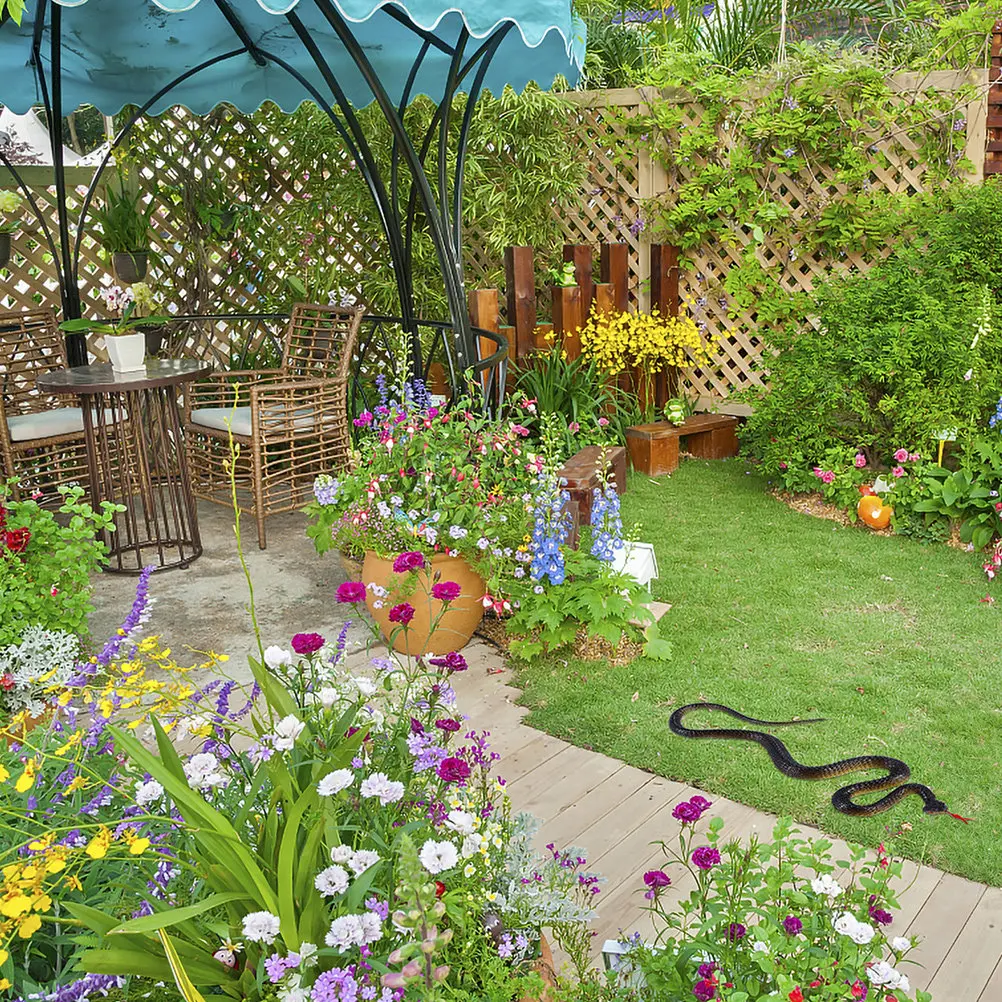 2Pcs Realistic Snake Ornament Simulation Design Halloween Prank Garden Bedroom Playroom Decor Spooky Atmosphere Snake Decoration
2Pcs Realistic Snake Ornament Simulation Design Halloween Prank Garden Bedroom Playroom Decor Spooky Atmosphere Snake Decoration