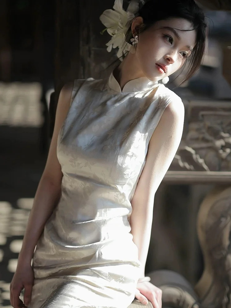 New Chinese Style Heavy Embroidery Wrap around Waist Long Dress Elegant Ladylike Traditional National Style Improved Cheongsa...
New Chinese Style Heavy Embroidery Wrap around Waist Long Dress Elegant Ladylike Traditional National Style Improved Cheongsa...
