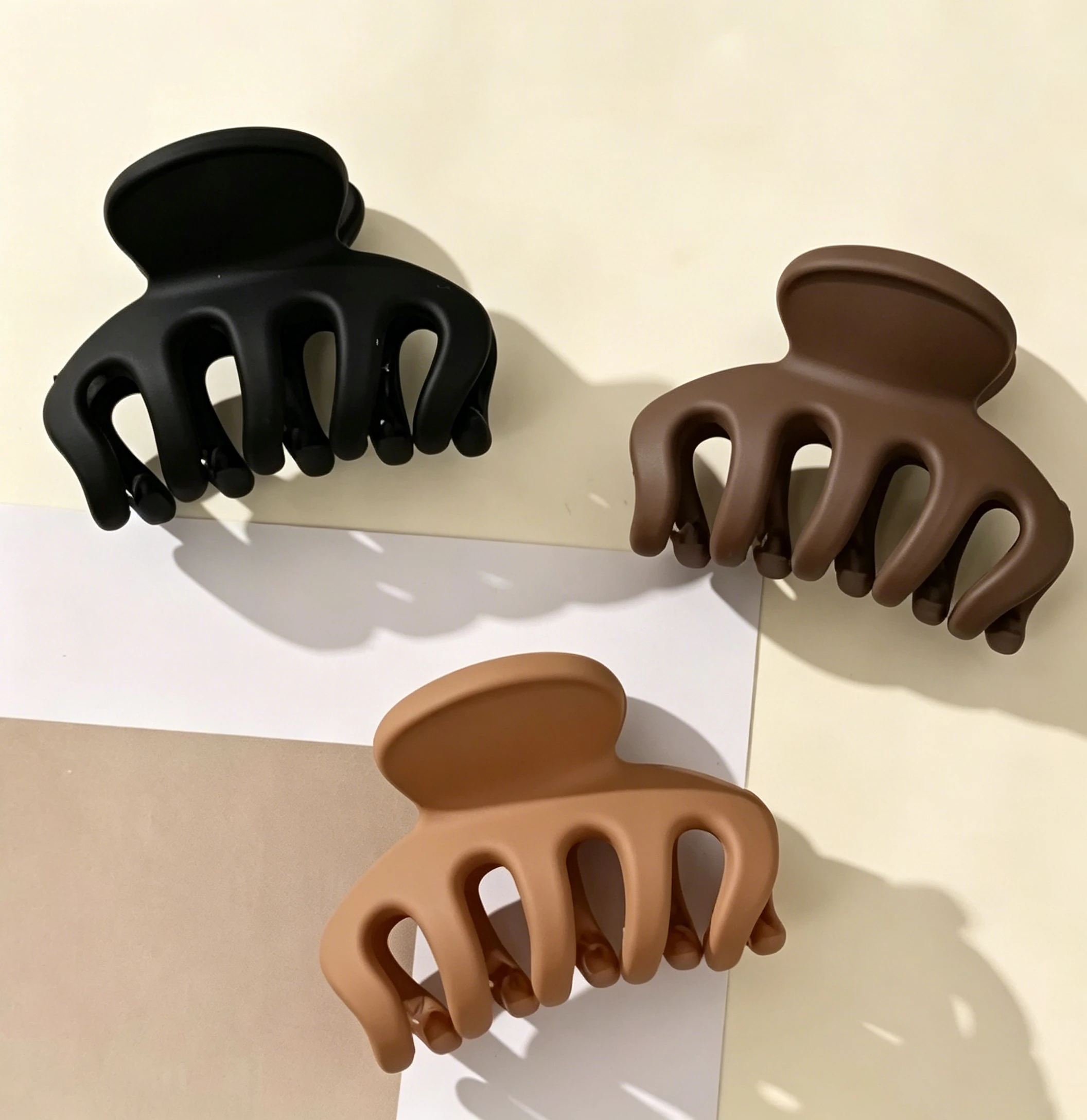 1pc Matte Solid Color Shark Hair Claw Clips Simple Elegant Medium Pumpkin Hair Claw Clips For Women Daily Back Head Hair Accesso
1pc Matte Solid Color Shark Hair Claw Clips Simple Elegant Medium Pumpkin Hair Claw Clips For Women Daily Back Head Hair Accesso