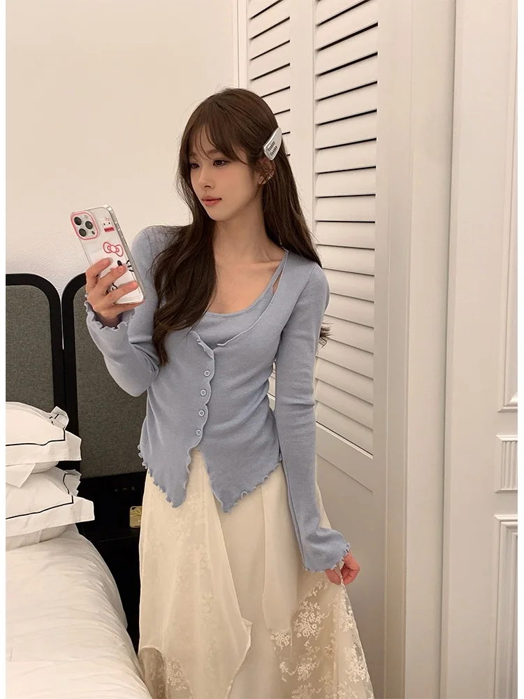 Blue Green Knitted Mock Two-Piece Light Weight Summer Top for Women with Wood Grain Ruffle Design Spring Summer New Arrival
Blue Green Knitted Mock Two-Piece Light Weight Summer Top for Women with Wood Grain Ruffle Design Spring Summer New Arrival