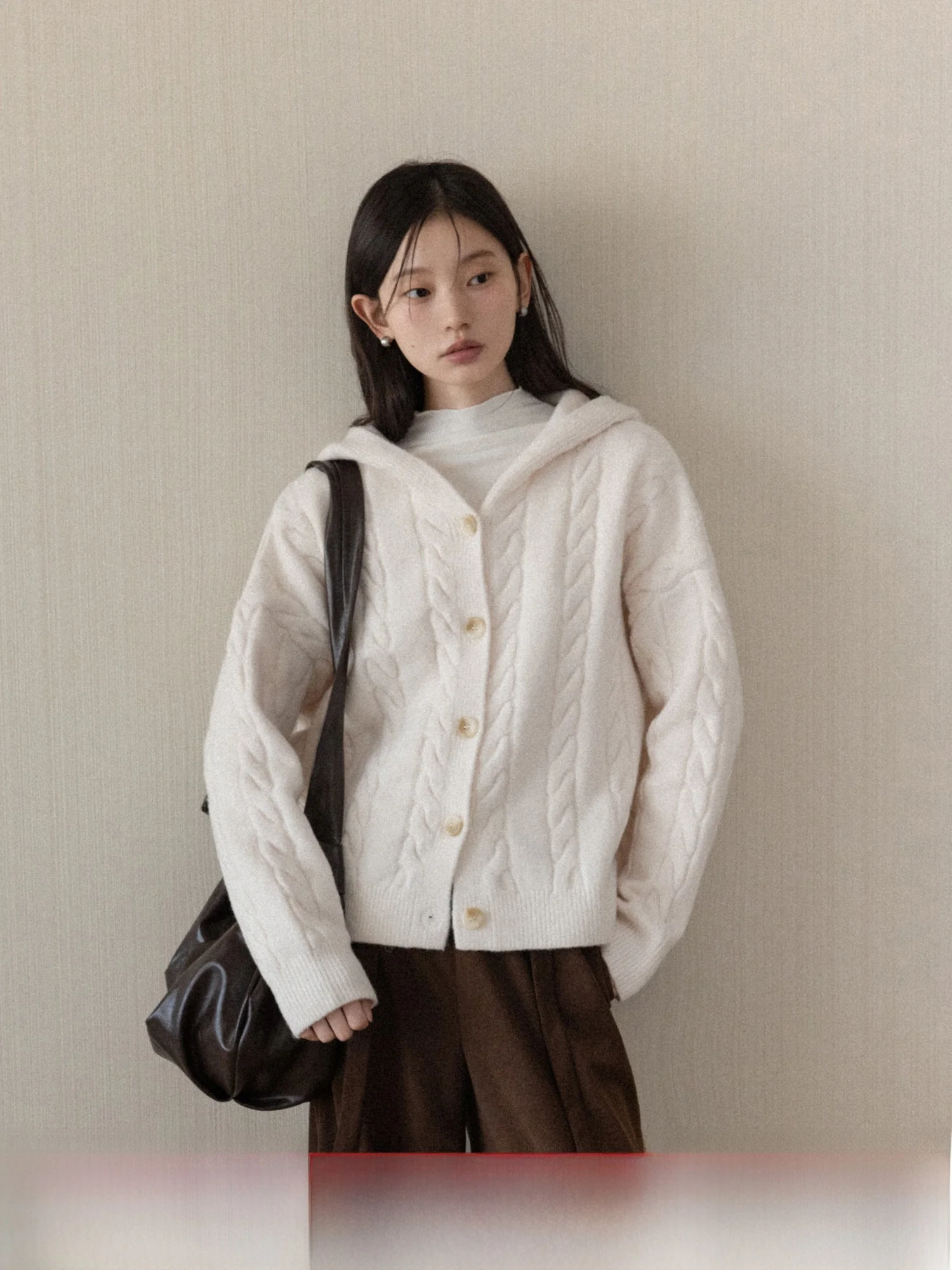 Свободный вязаный свитер-шапка женский зимний повседневный из мягкого полиэстера с длинными рукавами Y5256087
Свободный вязаный свитер-шапка женский зимний повседневный из мягкого полиэстера с длинными рукавами Y5256087