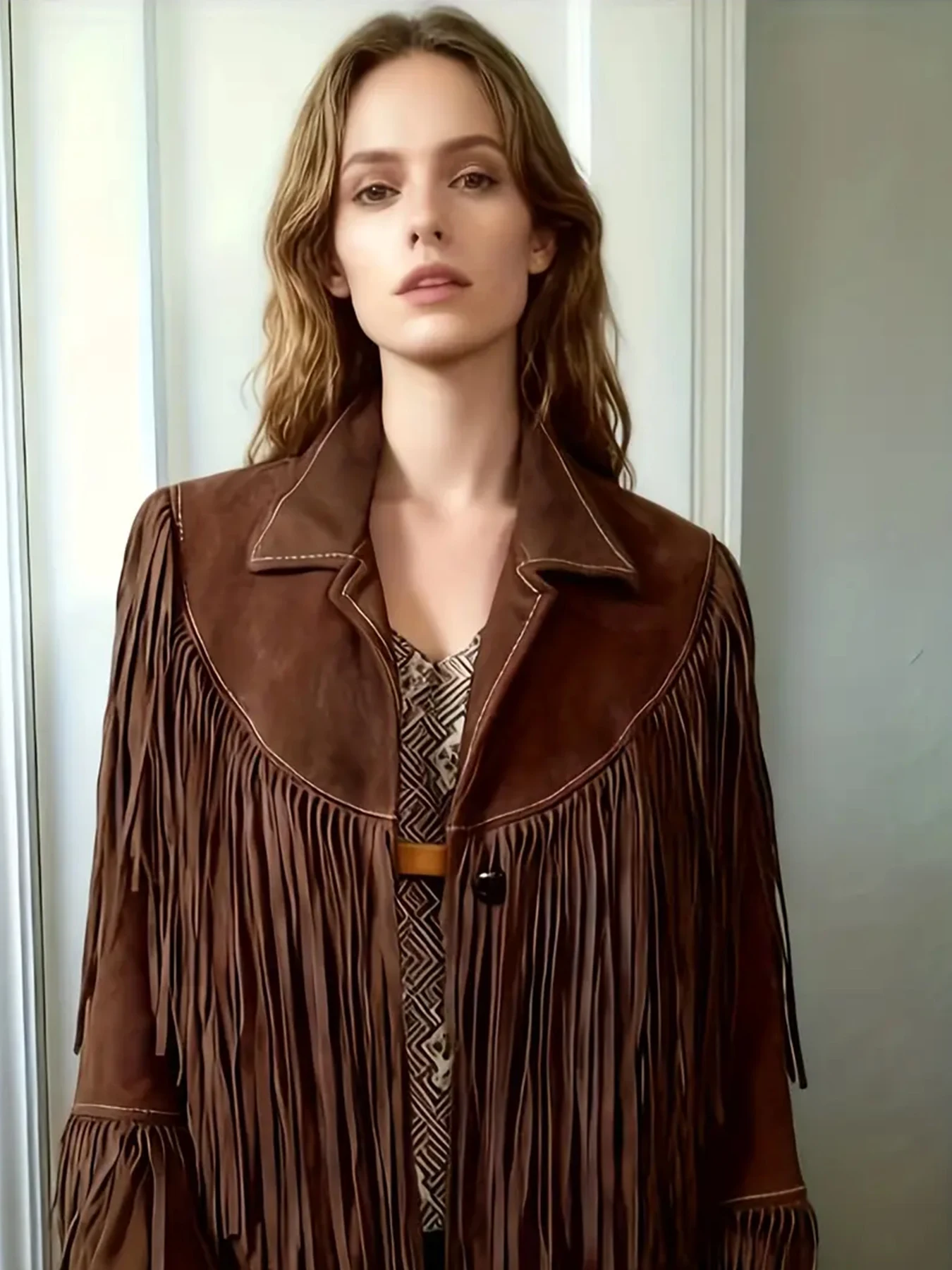 New Women's Vintage Suede Fringed Long-Sleeved Turtleneck Jacket, Western Style, Machine Washable
New Women's Vintage Suede Fringed Long-Sleeved Turtleneck Jacket, Western Style, Machine Washable