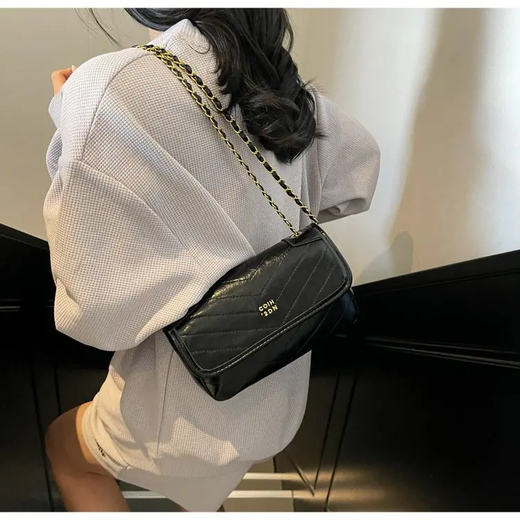 Summer 2025 PU Leather Crossbody Bag Structured Square Tote with Zipper Closure & Adjustable Strap, Versatile for Daily Commute
Summer 2025 PU Leather Crossbody Bag Structured Square Tote with Zipper Closure & Adjustable Strap, Versatile for Daily Commute