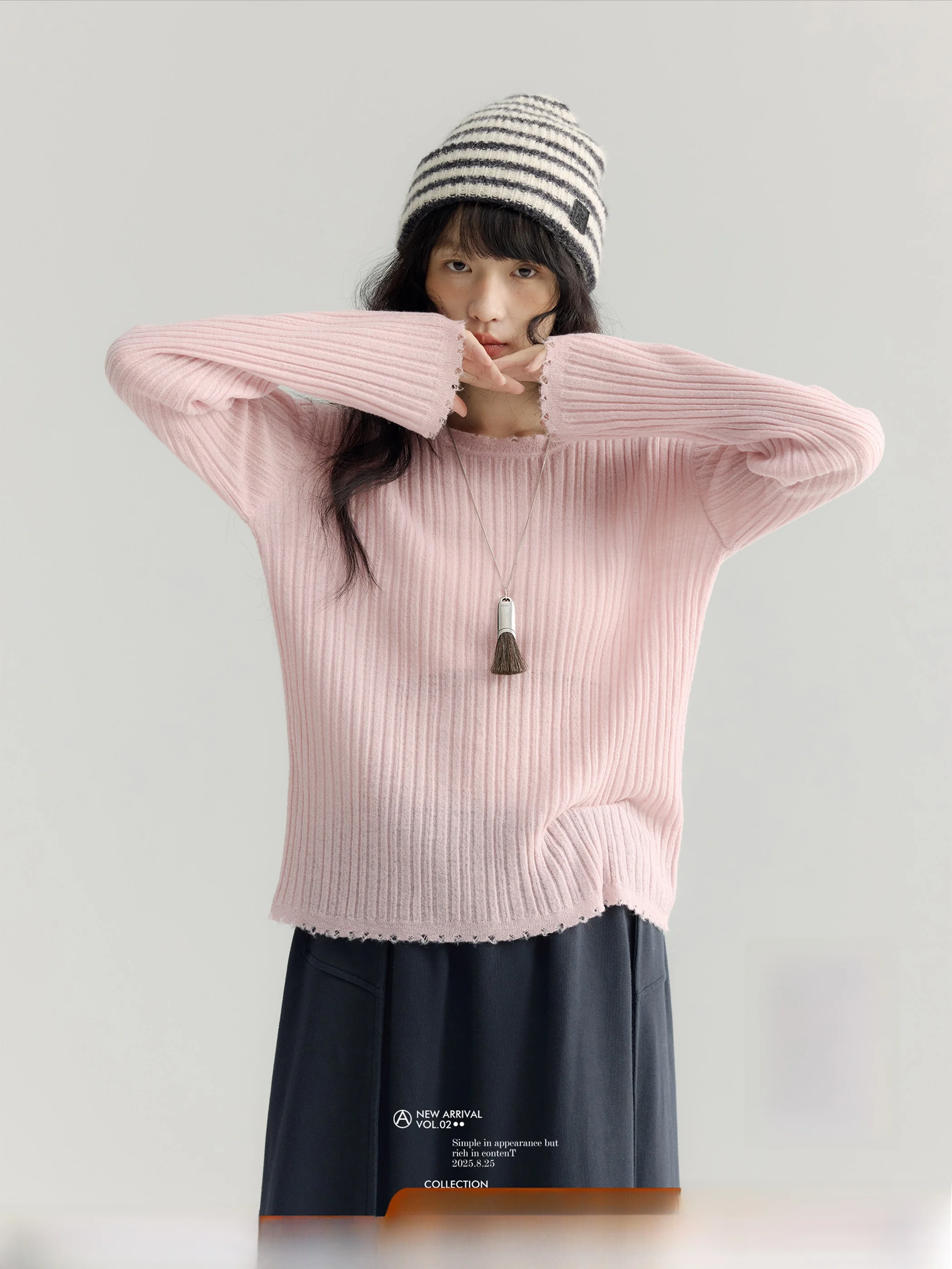 Новинка ранней осени: Женский вязаный топ из шерстяной смеси с круглым вырезом, тонкий, мягкий, в винтажном стиле, с эффектом «розового чая» и декоративными вырезами.
Новинка ранней осени: Женский вязаный топ из шерстяной смеси с круглым вырезом, тонкий, мягкий, в винтажном стиле, с эффектом «розового чая» и декоративными вырезами.