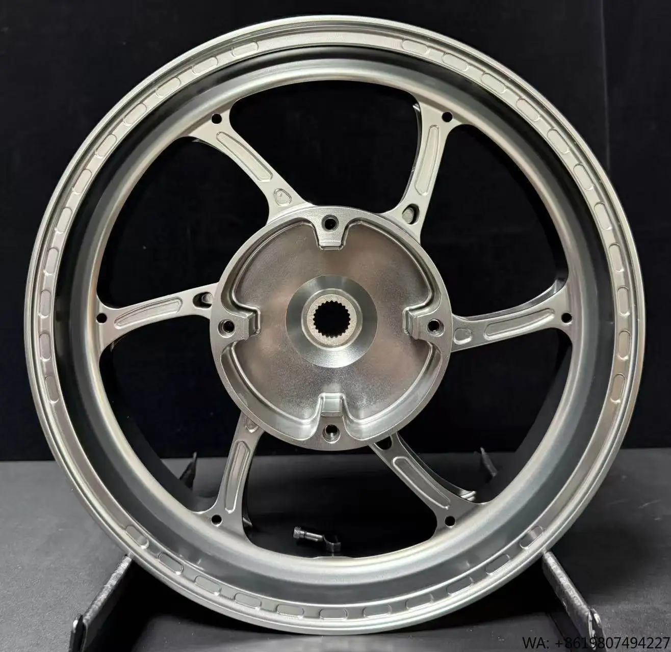 Suitable for PCX160 Scooter Forged Wheels 14x2.5 13x3.0 CNC Machined 6061-T6 Aluminum Racing Performance Tubeless Wheel
Suitable for PCX160 Scooter Forged Wheels 14x2.5 13x3.0 CNC Machined 6061-T6 Aluminum Racing Performance Tubeless Wheel