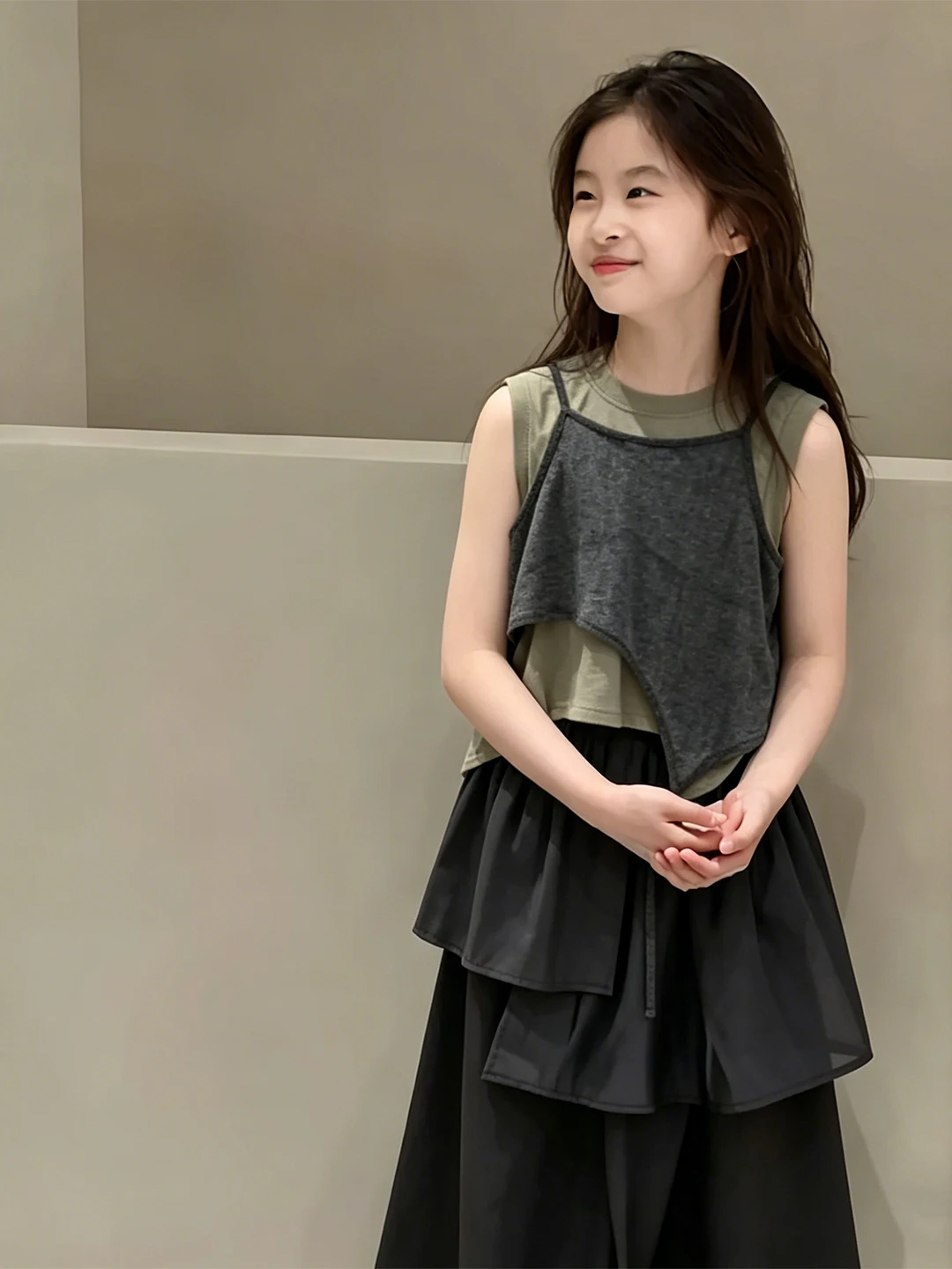 Girls Summer Outfit Set Unique Strap Vest And Wide Leg Pants Two Piece Ensemble Children's Clothing Trendy School Gift Wear
Girls Summer Outfit Set Unique Strap Vest And Wide Leg Pants Two Piece Ensemble Children's Clothing Trendy School Gift Wear