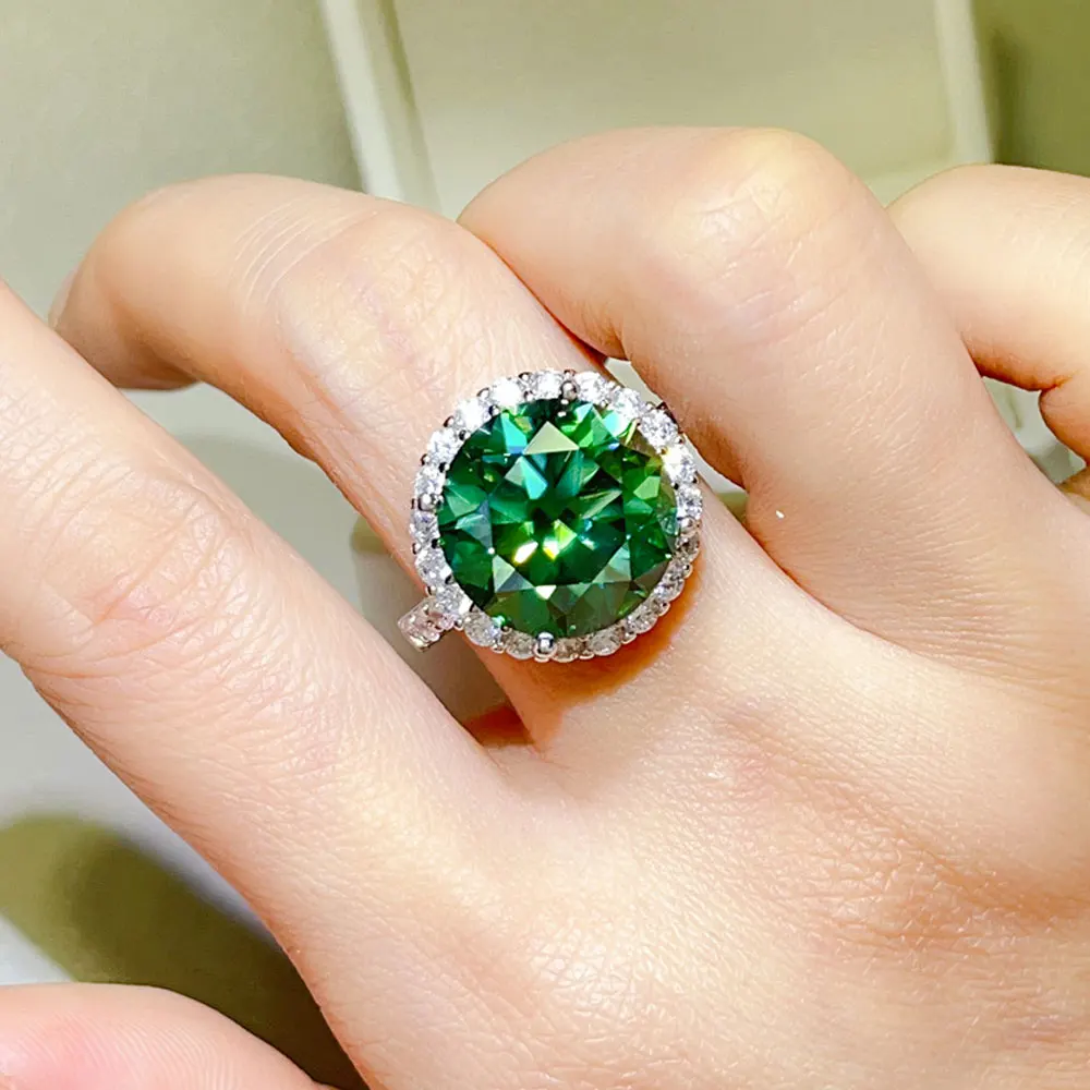 925 pure silver round package, 10 carat green moissanite ring, wedding engagement ring gift, unisex holiday gift, anniversary gift, birthday gift, unique jewelry
925 pure silver round package, 10 carat green moissanite ring, wedding engagement ring gift, unisex holiday gift, anniversary gift, birthday gift, unique jewelry
