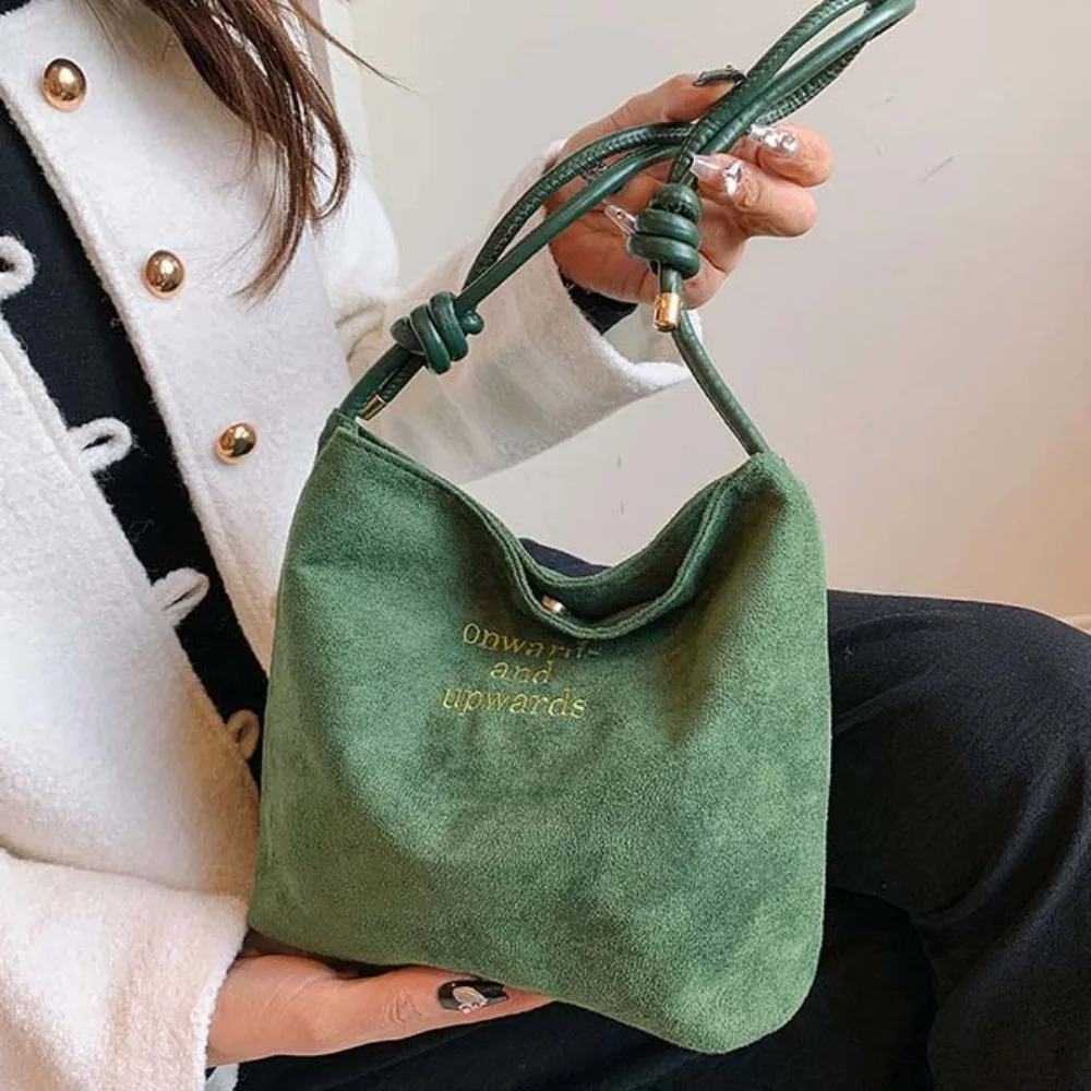 Large Capacity Women's Suede Bag Letter Pattern Magnetic Buckle Velvet PU Handbag Lightweight Adjustable Strap Underarm Bag
Large Capacity Women's Suede Bag Letter Pattern Magnetic Buckle Velvet PU Handbag Lightweight Adjustable Strap Underarm Bag