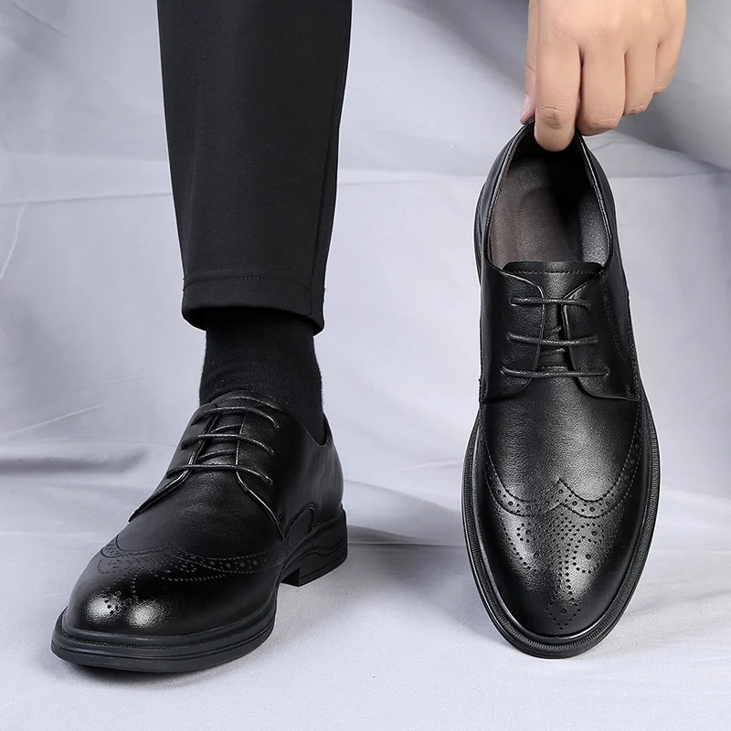 Men New Luxury Brand Classic Retro Shoes Wedding Party Office Formal Business Shoes Genuine Leather Comfort Pointed Flats Shoes
Men New Luxury Brand Classic Retro Shoes Wedding Party Office Formal Business Shoes Genuine Leather Comfort Pointed Flats Shoes