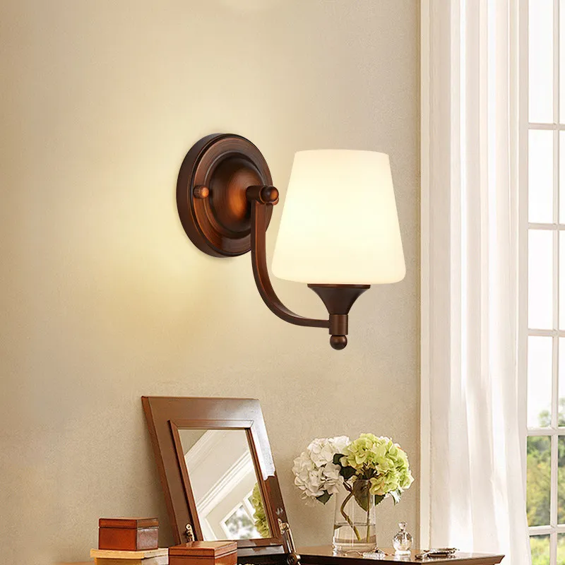 Креативный американский ретро-стиль для спальни, прикроватная зеркальная лампа для прихожей, гостиной, настенная винтажная лампа для защиты глаз
Креативный американский ретро-стиль для спальни, прикроватная зеркальная лампа для прихожей, гостиной, настенная винтажная лампа для защиты глаз