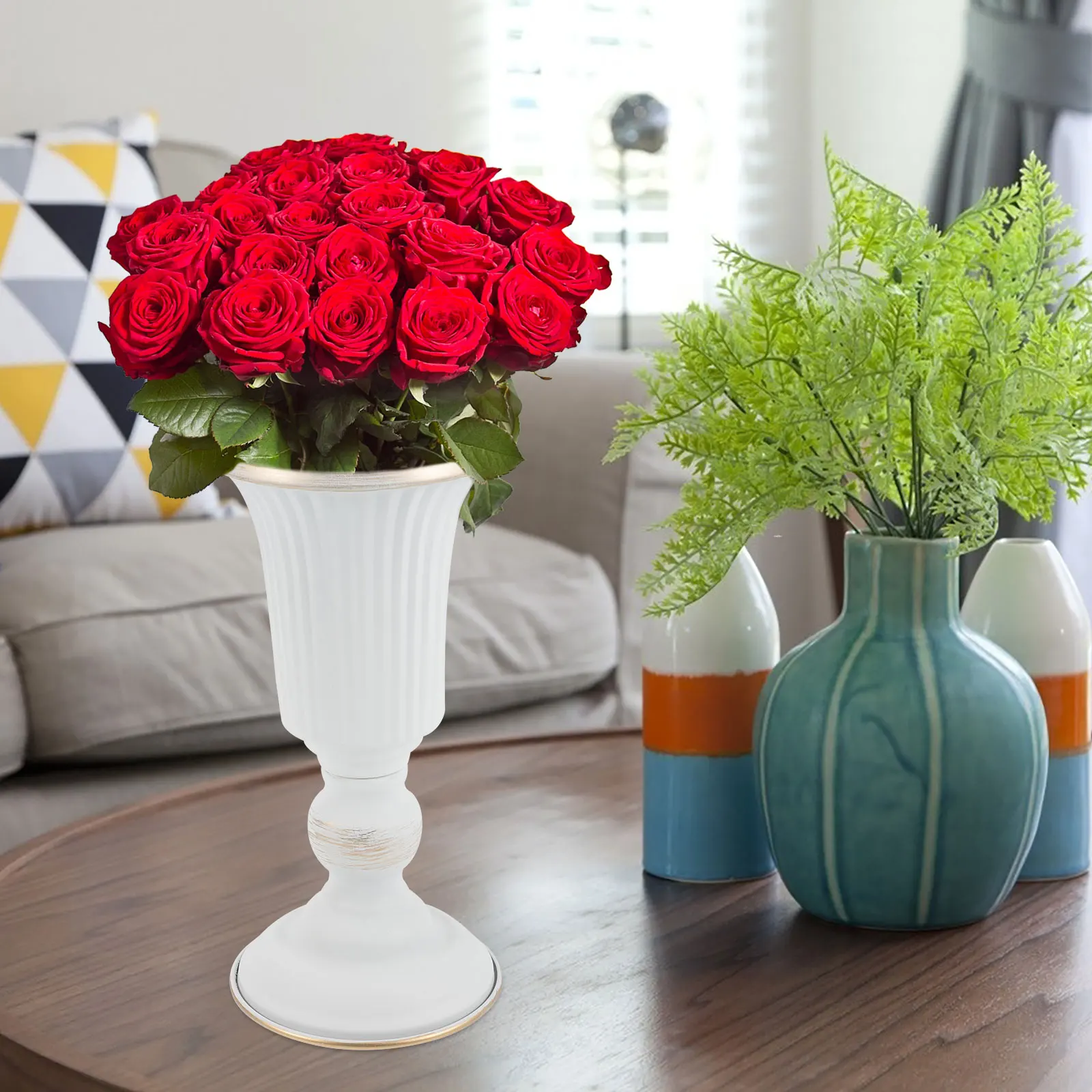 Metal Vase for Home Decor Small Planter Clear Bottle Centerpieces Elegant Design Metal Vase for Flower Arrangements
Metal Vase for Home Decor Small Planter Clear Bottle Centerpieces Elegant Design Metal Vase for Flower Arrangements
