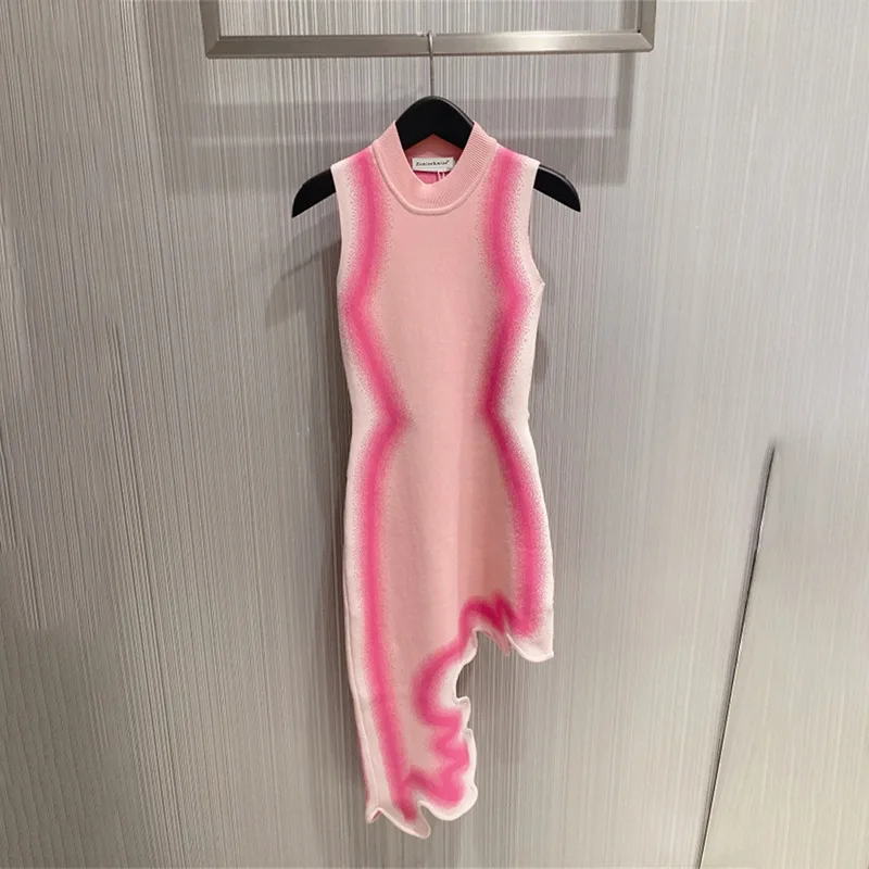 2024 new pink irregular sleeveless knitted dress sexy high-waisted slim-fit wrap hip skirt women
2024 new pink irregular sleeveless knitted dress sexy high-waisted slim-fit wrap hip skirt women