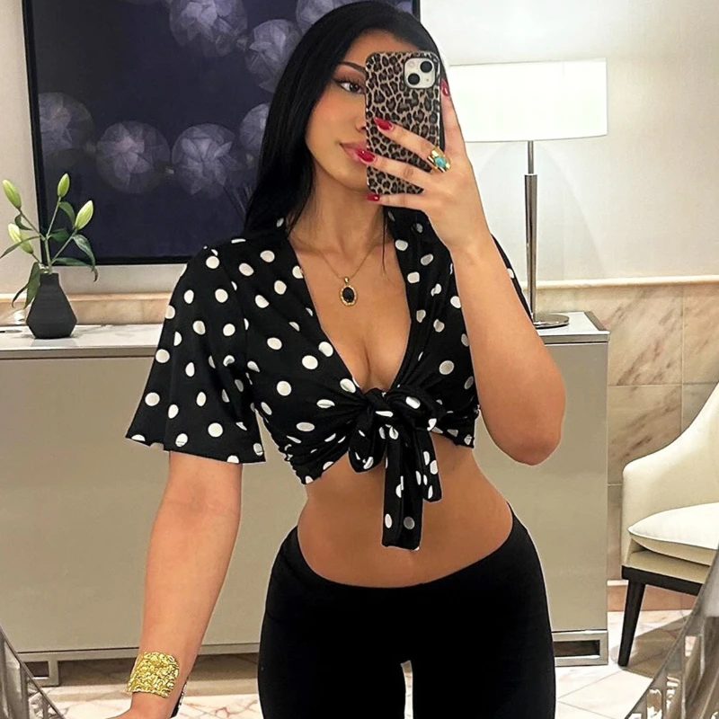 Tsiisd Sexy Polka Dot Women's Crop Top V Neck Lace-Up Slim Beach Resort Vacation Streetwear Summer Party 2026 Y2k Female Top New
Tsiisd Sexy Polka Dot Women's Crop Top V Neck Lace-Up Slim Beach Resort Vacation Streetwear Summer Party 2026 Y2k Female Top New