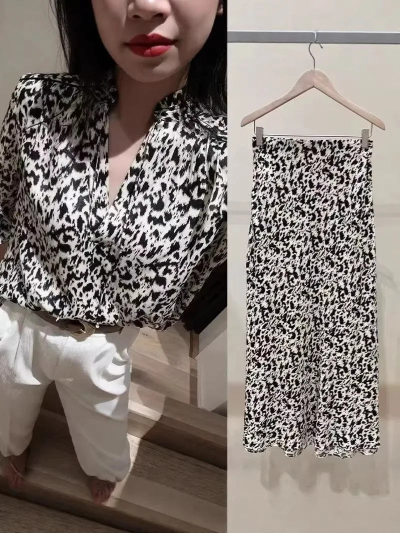 Withered French Retro Leopard Print Flared Sleeve Vacation Style Top+midi Skirt For Women New Two Piece Set Women's
Withered French Retro Leopard Print Flared Sleeve Vacation Style Top+midi Skirt For Women New Two Piece Set Women's