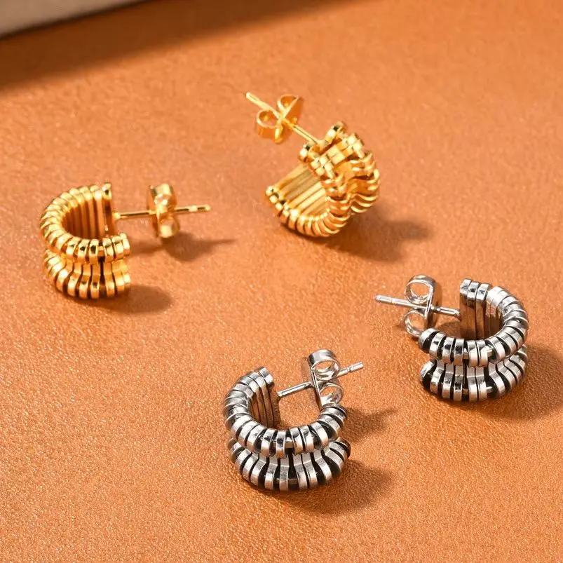 Fashion Gold Silver Hollow C-shaped Earrings Women Europe America Designer Jewelry Trend
Fashion Gold Silver Hollow C-shaped Earrings Women Europe America Designer Jewelry Trend