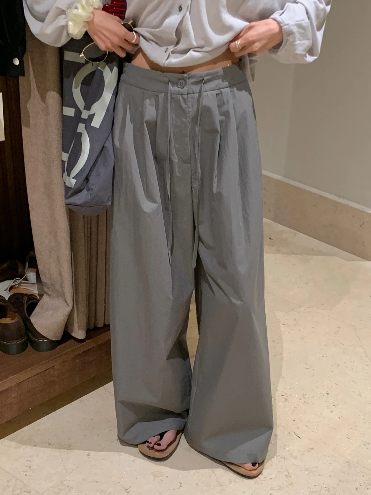 High Waist Grey Wide Leg Casual Pants Women's Spring 2026 New Style Slimming Straight Long Trousers Korean Style Fashion
High Waist Grey Wide Leg Casual Pants Women's Spring 2026 New Style Slimming Straight Long Trousers Korean Style Fashion
