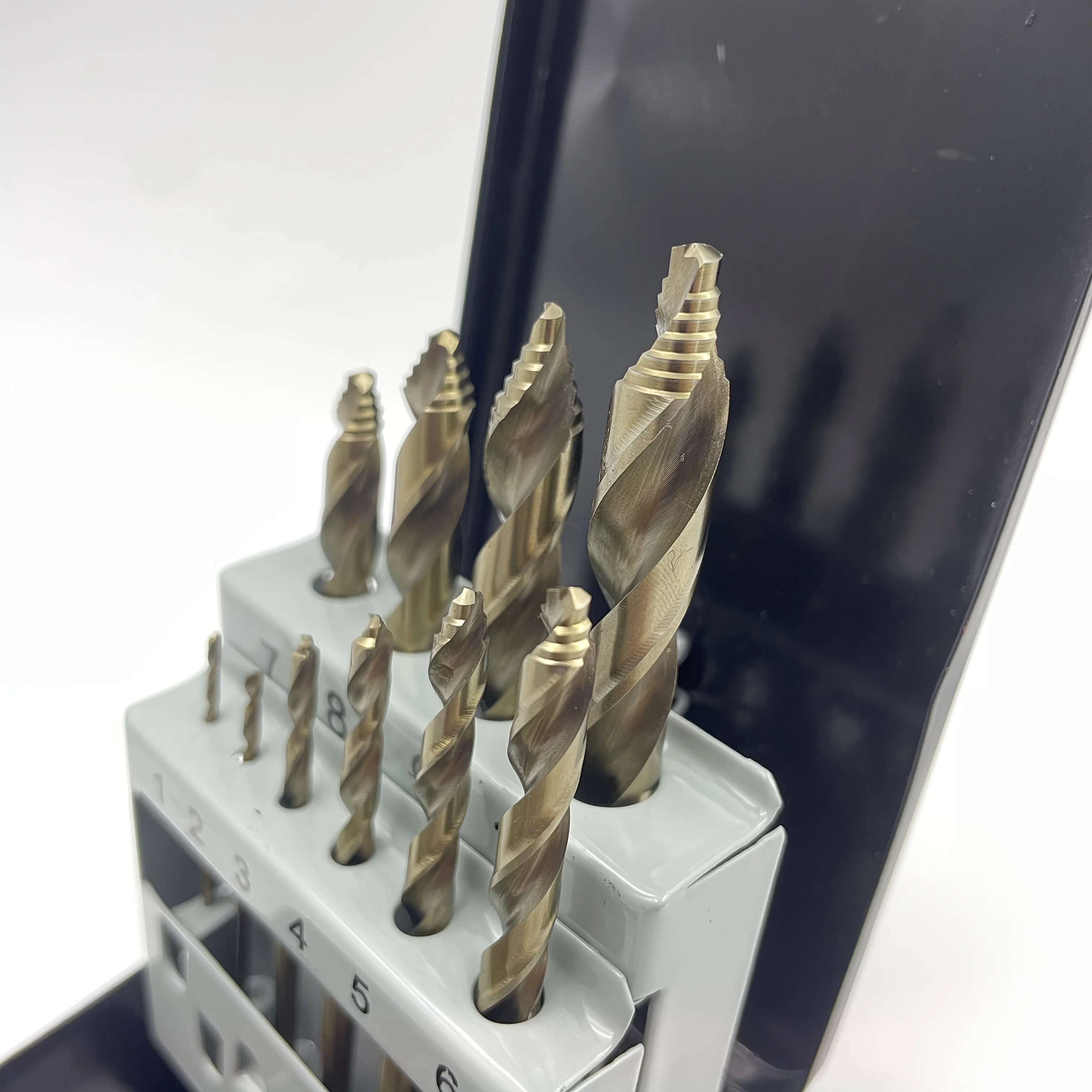 10pcs M35 Cobalt Step Drill Bit Set, HSS Spiral Bits for Metal Wood, Fits All Electric Drills with Storage Case
10pcs M35 Cobalt Step Drill Bit Set, HSS Spiral Bits for Metal Wood, Fits All Electric Drills with Storage Case