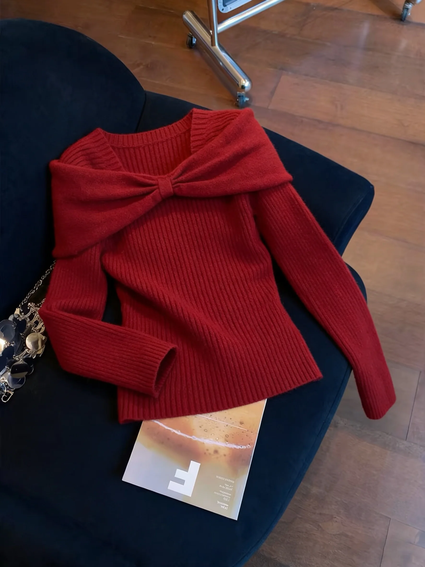 Ретро-топ на одно плечо с V-образным вырезом, вязаный, красный, для женщин, весна-осень, повседневный, стройнящий, с длинным рукавом
Ретро-топ на одно плечо с V-образным вырезом, вязаный, красный, для женщин, весна-осень, повседневный, стройнящий, с длинным рукавом