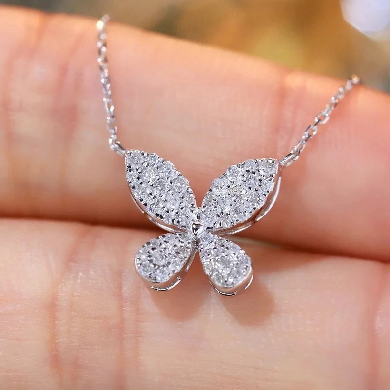 LUOWEND 100% 18K White Gold Necklace Women Real Natural Diamond Pendant Necklace Romantic Butterfly Shape High Wedding Jewelry
LUOWEND 100% 18K White Gold Necklace Women Real Natural Diamond Pendant Necklace Romantic Butterfly Shape High Wedding Jewelry