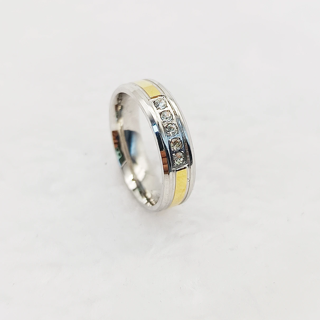 Designer Two Tone Gold & Silver Proposals Wedding Couple Rings For Women Christmas Proposals Gift Titanium Steel Jewelry
Designer Two Tone Gold & Silver Proposals Wedding Couple Rings For Women Christmas Proposals Gift Titanium Steel Jewelry