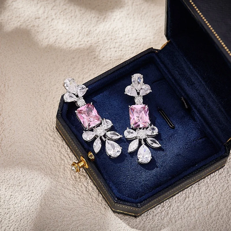 2025 new fashionable classic European and American style pink butterfly zircon earrings for women, elegant and luxurious gift
2025 new fashionable classic European and American style pink butterfly zircon earrings for women, elegant and luxurious gift