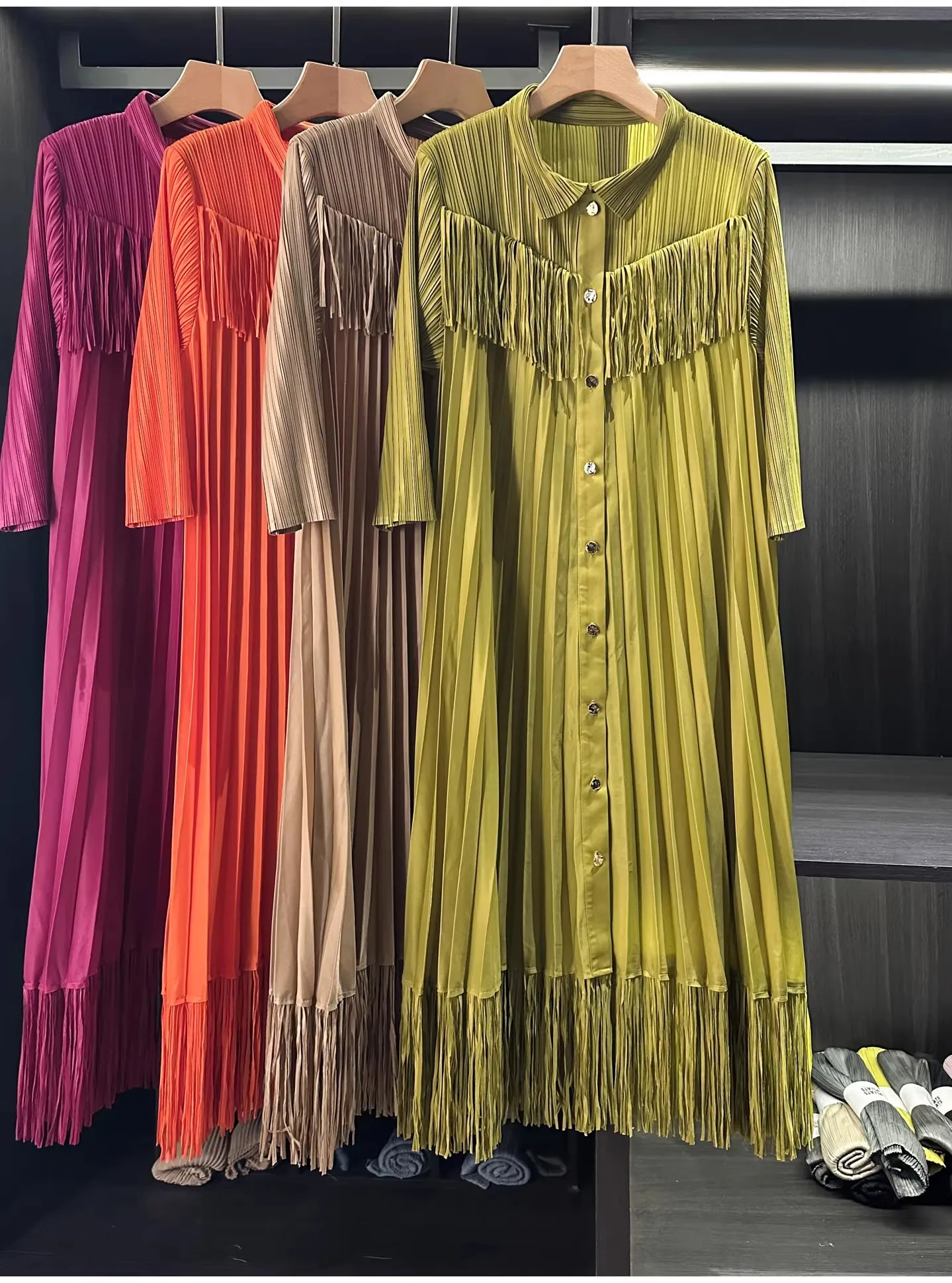 Miyake Pleated Tassel Dress Shirt Women's Lapel Single Breasted Elastic Looose Folded 3/4 Sleeve Famale Clothing Chic New
Miyake Pleated Tassel Dress Shirt Women's Lapel Single Breasted Elastic Looose Folded 3/4 Sleeve Famale Clothing Chic New