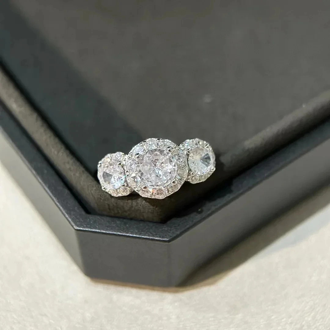 New 2023 Trend Classic High Quliaty Famous Brand Luxury Jewelry Rings For Women 3A Zircons Pure 925 Sliver Three Round Crystal
New 2023 Trend Classic High Quliaty Famous Brand Luxury Jewelry Rings For Women 3A Zircons Pure 925 Sliver Three Round Crystal