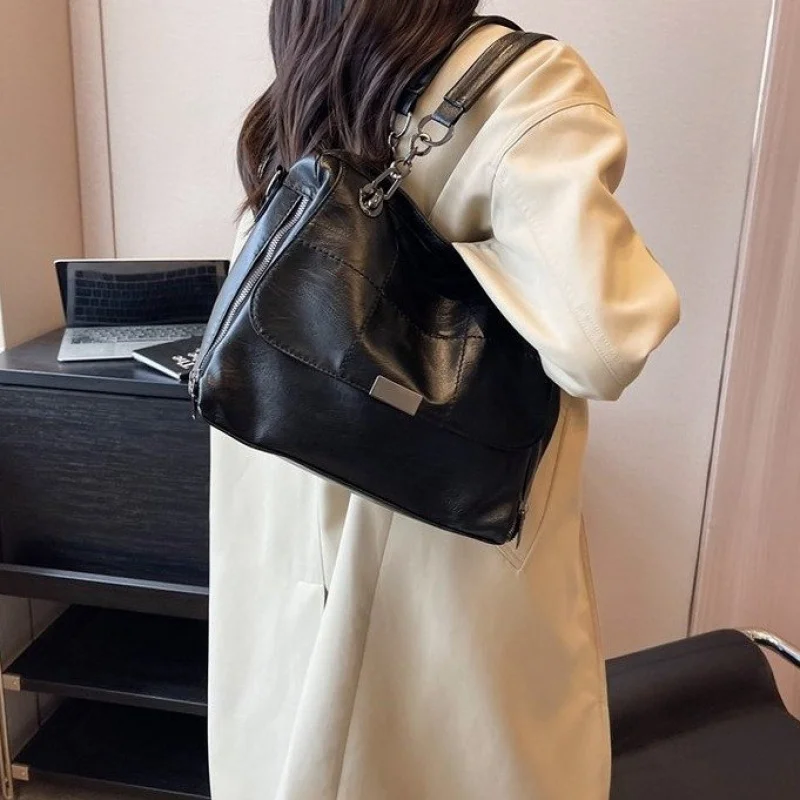 Элегантная классическая кожаная сумка через плечо, уникальная высококачественная минималистичная винтажная модная женская однотонная сумка большой вместимости
Элегантная классическая кожаная сумка через плечо, уникальная высококачественная минималистичная винтажная модная женская однотонная сумка большой вместимости