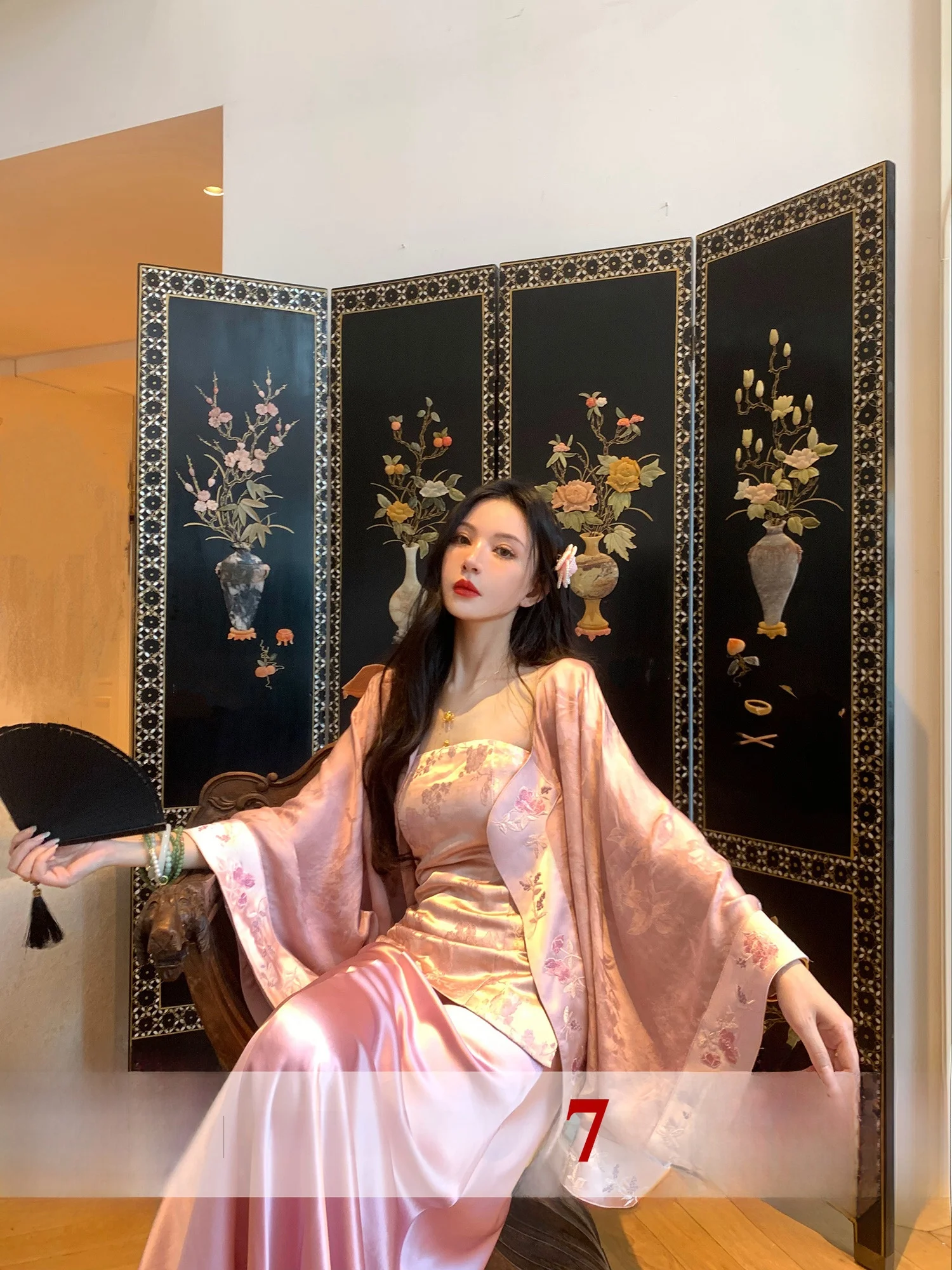 Женская блузка Moss Studio Chinese Sle с вышивкой и шелковыми цветочными узорами, длинными рукавами, круглым вырезом и свободным кроем
Женская блузка Moss Studio Chinese Sle с вышивкой и шелковыми цветочными узорами, длинными рукавами, круглым вырезом и свободным кроем