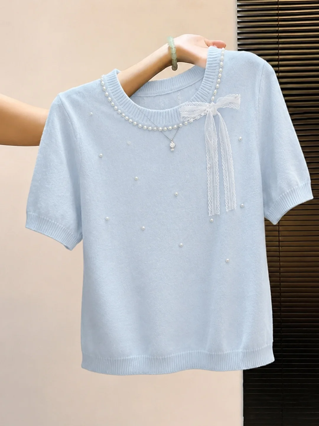 Fashionable Summer Commute Short Sleeve Knitted Lace Top Versatile Design Pearl Embellished Korean Style Straight Cut Inner Wear
Fashionable Summer Commute Short Sleeve Knitted Lace Top Versatile Design Pearl Embellished Korean Style Straight Cut Inner Wear